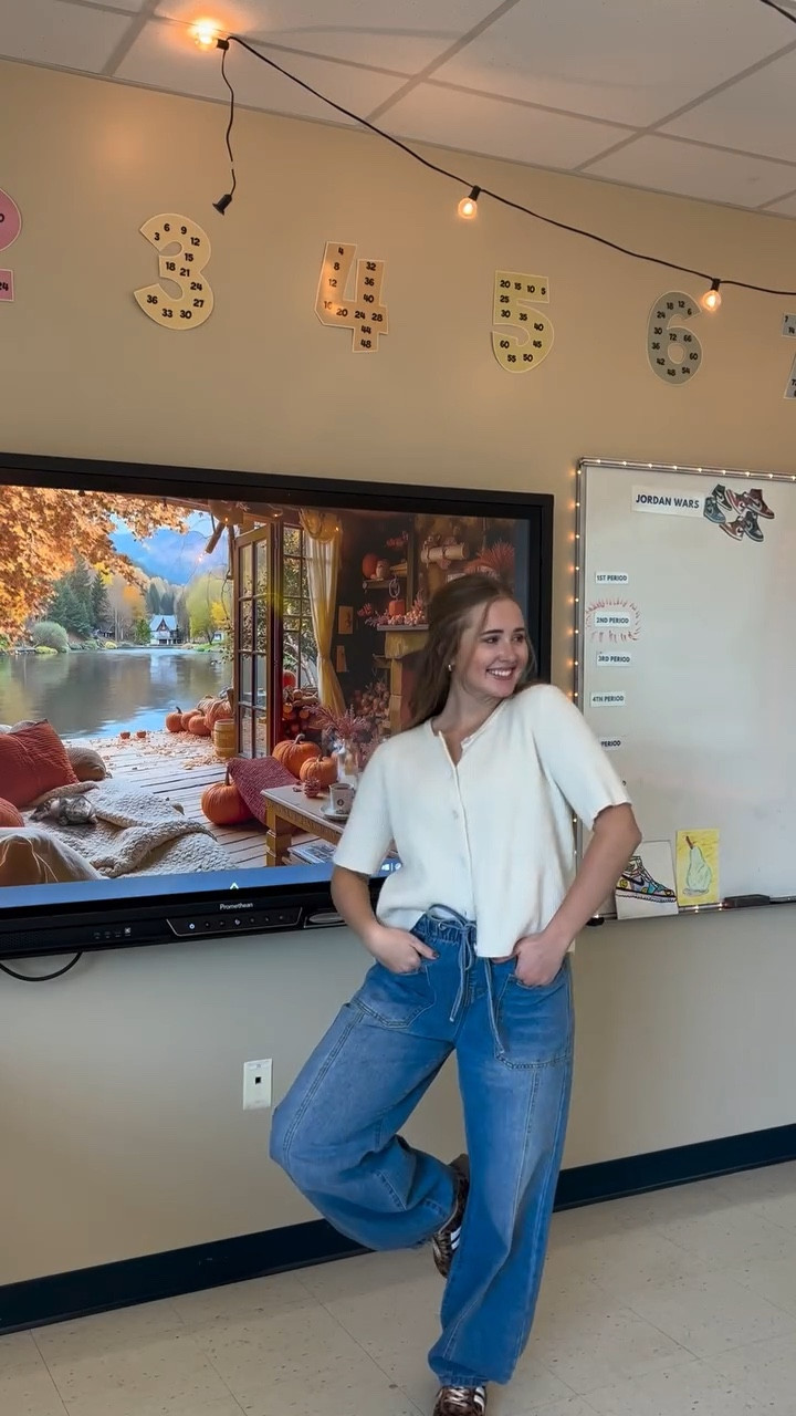Loved this outfit I wore this past week + it was SO comfy! 🧡 #teacher #teachers #middleschoolteacher #teacherfit #teacheroutfits #teacheroutfitoftheday #teacheroutfitinspo #teacheroutfitideas