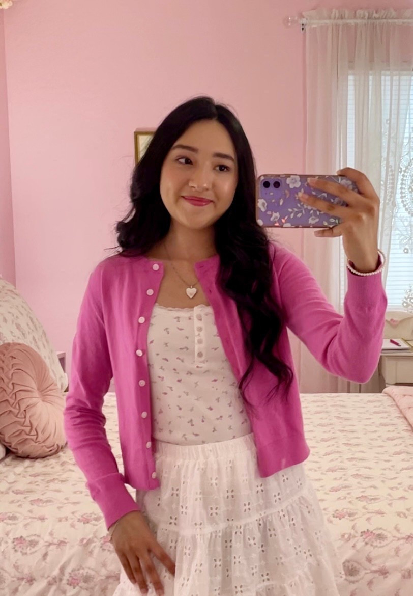 Spring outfit idea 🩷🌷

#springoutfit #summeroutfit #oldnavyfashion #cardigan #styling #girlystyle 

#LTKSeasonal #LTKFindsUnder100