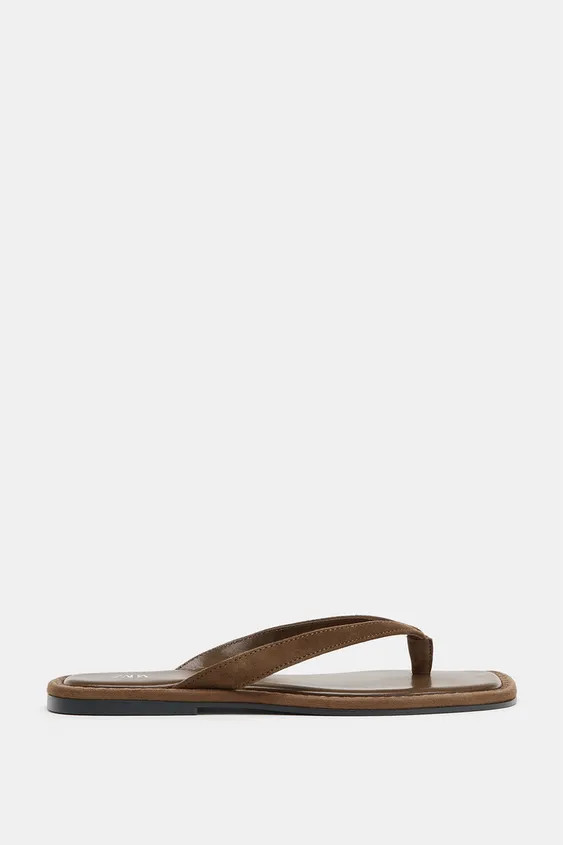 Flat suede sandals. Leather insole. Tonal front strap. Flat sole. Rounded toe.Sole height: 0.4 in... | Zara Canada