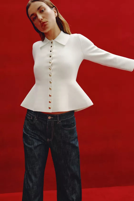 Lapel neck, long sleeve jacket. Flared hem. Gold button front fastening. | Zara UK