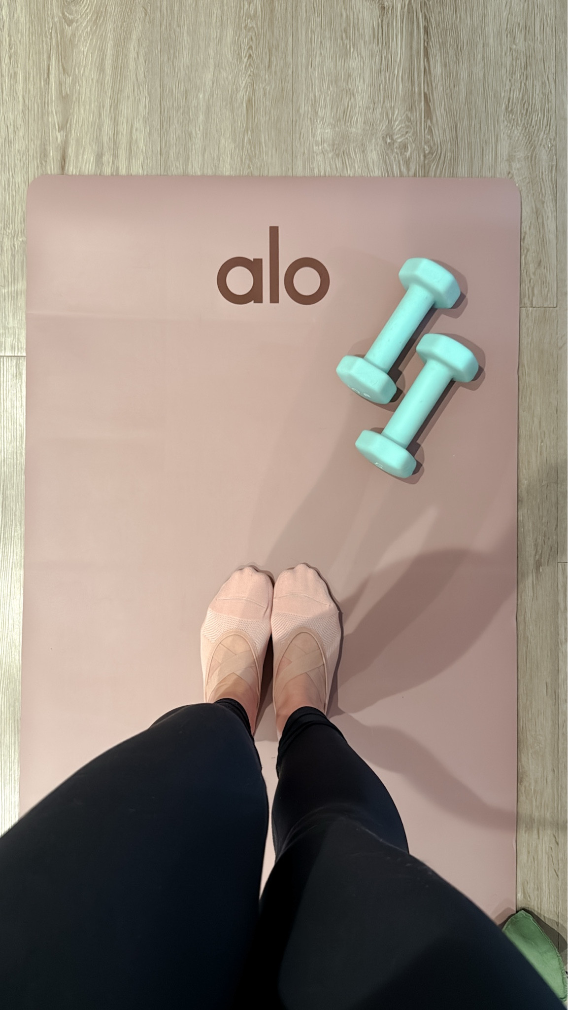 new yoga mat ✨

fitness | active | workout gear | alo

#LTKFitness #LTKActive