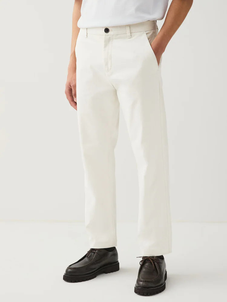 Kaufe Sie  Ecru, Weiß - Gerade Passform - Stretch-Chinohose bei Next Deutschland | Next EU