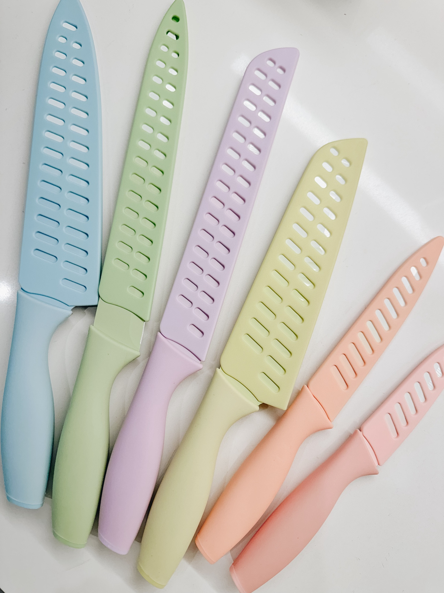 colorful knife set for just $20 | 

#LTKHome #LTKFindsUnder50