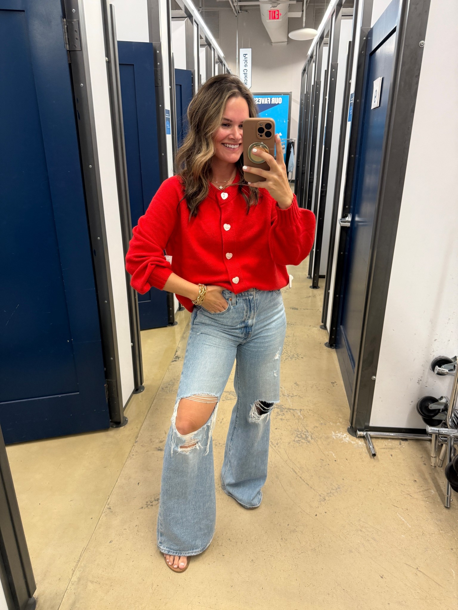 Old Navy sweater and jeans = the easiest everyday outfit 🤍
Affordable, cozy, and effortless — a casual outfit formula I’ll wear on repeat for errands, school drop-off, and real life.
#oldnavy #casualoutfit #valentines 

#LTKSaleAlert #LTKgrwm #LTKootd