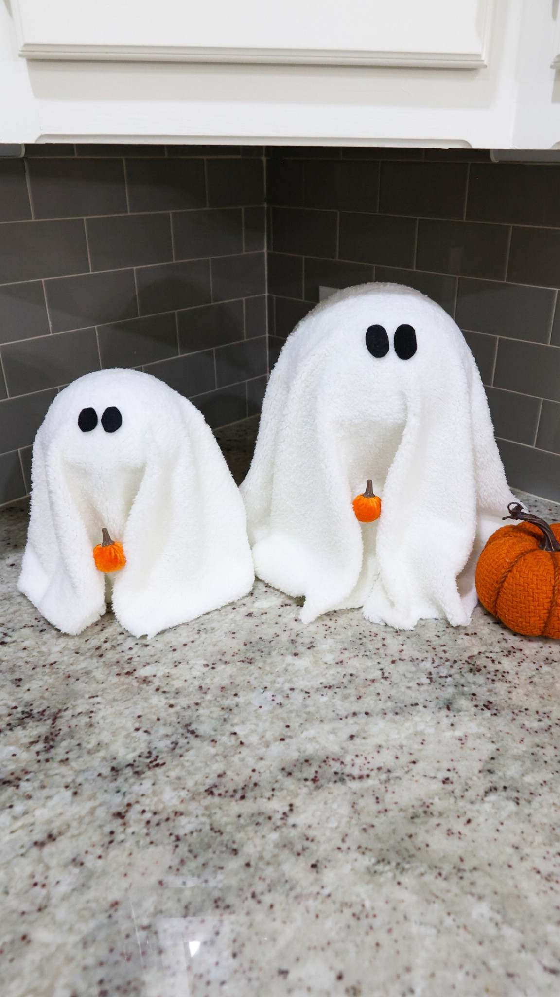 Sherpa Ghost DIY! 👻

#LTKFamily #LTKHalloween #LTKSeasonal