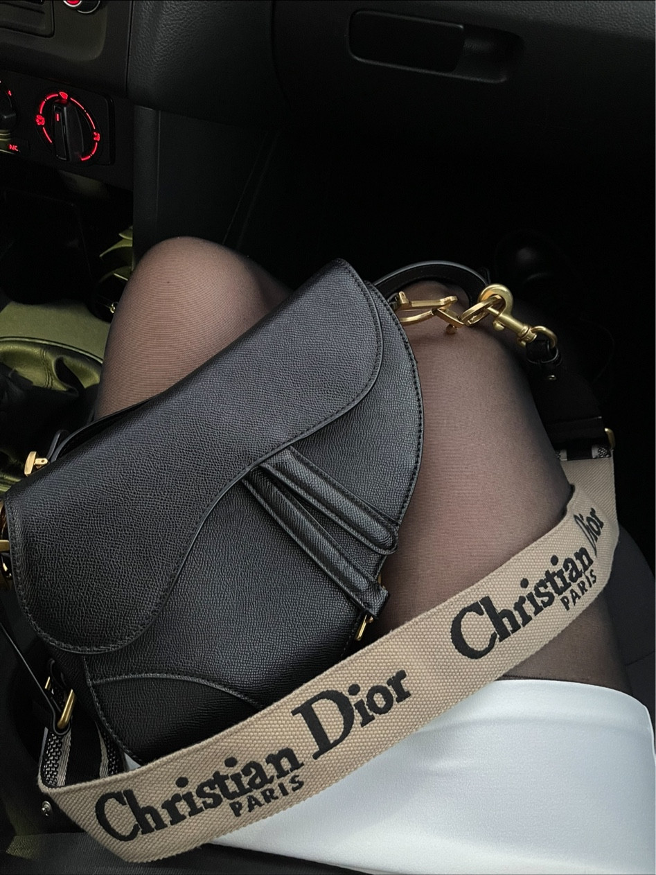 My babe 🖤
#dior #christiandior #saddle #saddlebag

#LTKeurope #LTKtravel #LTKstyletip