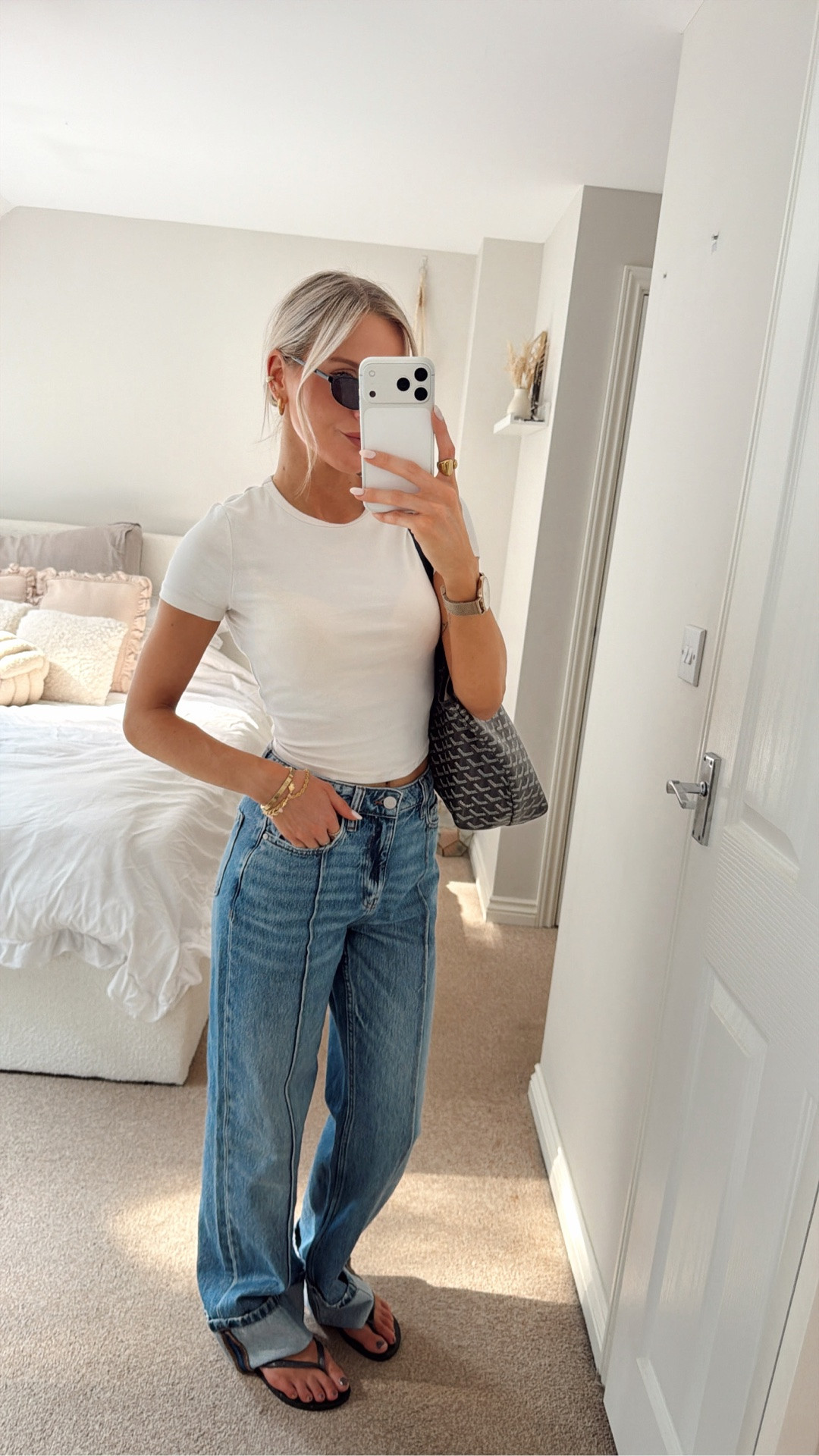 Feels like the longest time since I’ve worn a pair of jeans but now it’s cooled down a little they’re back on - sometimes you just can’t beat baggy jeans and a white tee 💙

#everydayoutfits #dailyoutfits #summeroutfits

Daily outfit inspiration , havaianas , casual outfit , weekend outfit

#LTKuk #LTKsummer #LTKjeans