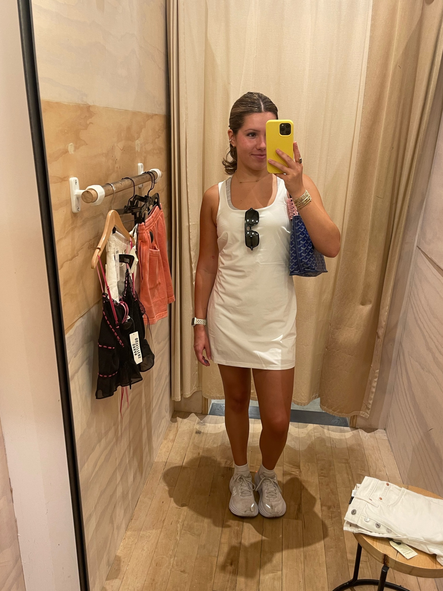 Running errands 🏃🏻‍♀️
Bracelets and necklace are enewton☺️
Ankle socks are from kohls!