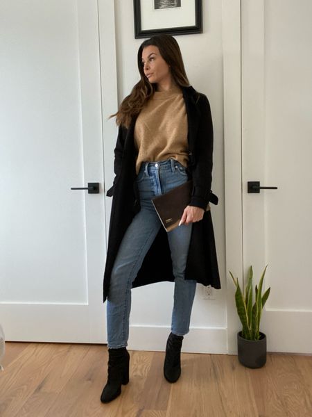 The perfect vintage jeans !!! 
Wearing size 26

#Jeans  #BootCutJeans #Madewell #Madewell #FallFashion #Winter #WinterFashion #Fashion #FallStyle #WinterStyle #OutfitInspiration #OutfitInspo #HighWaisted #DenimJeans #StyleInspiration

#LTKfit #LTKSale #LTKFind