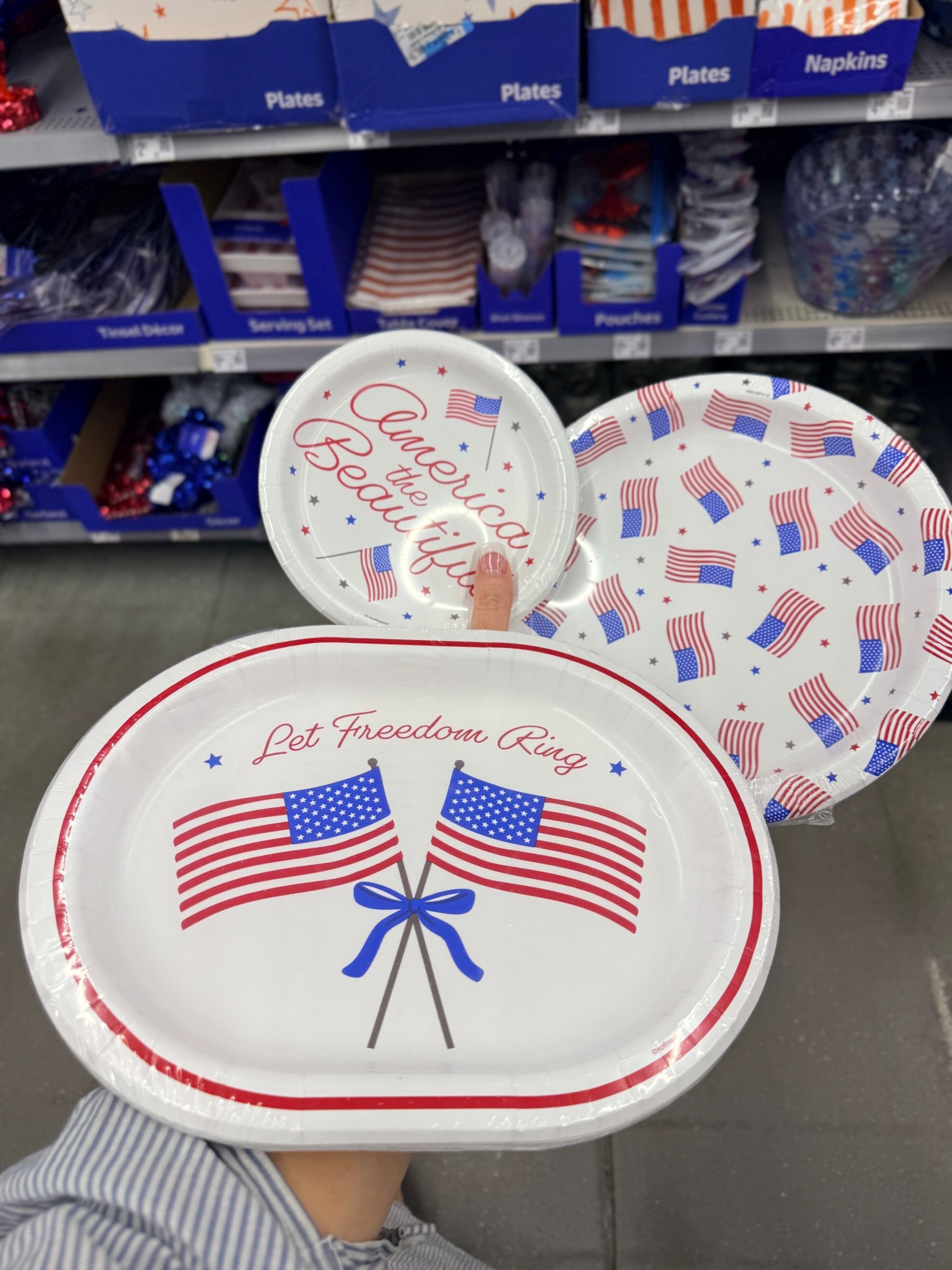 Omg!  These disposable plates are SO CUTE for the 4th or for Memorial Day!

Fourth of July, 4th of July outfits, 4th of July, Fourth of July outfits, cute disposable dishes, disposable plates, patriotic, patriotic decor 

#LTKHome