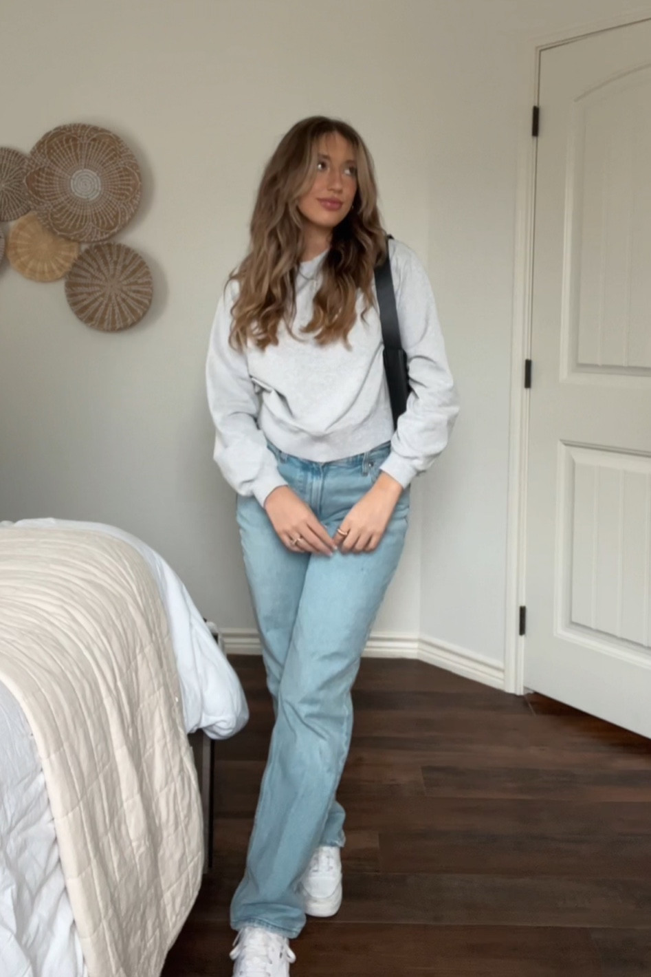 Casual and cozy outfit // shirt is old abercrombie, linked similar! I sized up in jeans for a more baggy fit 

#LTKstyletip