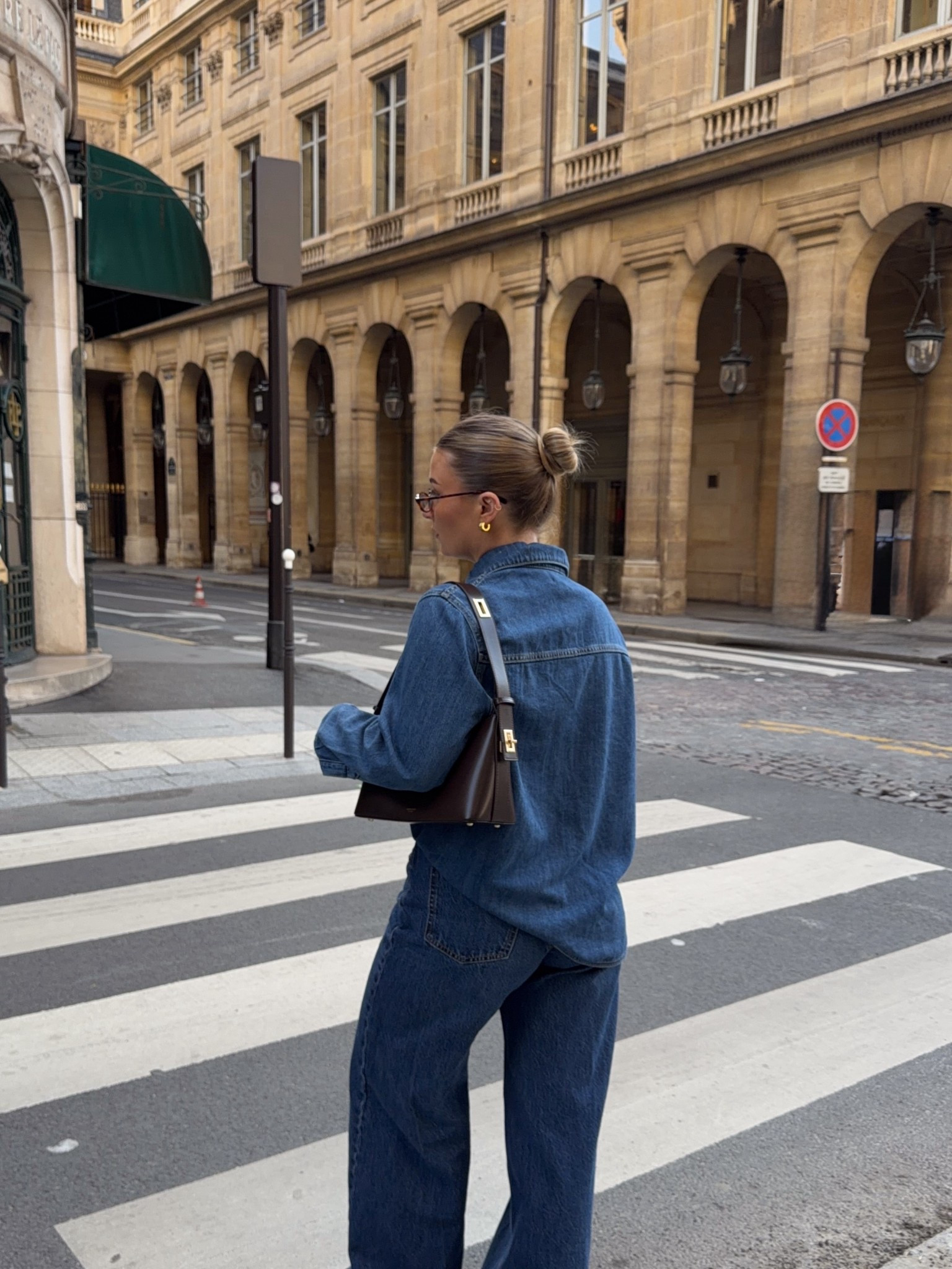 A double denim moment.. 

These aren’t actually a matching set however the denim match is SO good! Exact shirt and jeans I’m wearing linked below for you to shop! 

Wearing size 10 in shirt and W27/R in jeans x 



#LTKspring #LTKeurope #LTKuk