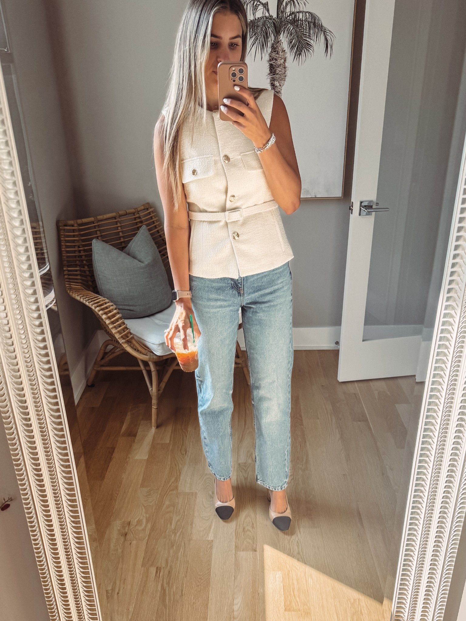 Ready for the day ahead 

#workcasual #workfits #workingmom #jeans #zara #chanel 

#LTKFindsUnder100 #LTKWorkwear #LTKSummerEdit