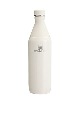 STANLEY The All Day Slim Bottle 20 Oz in Cream. | Revolve Clothing (Global)