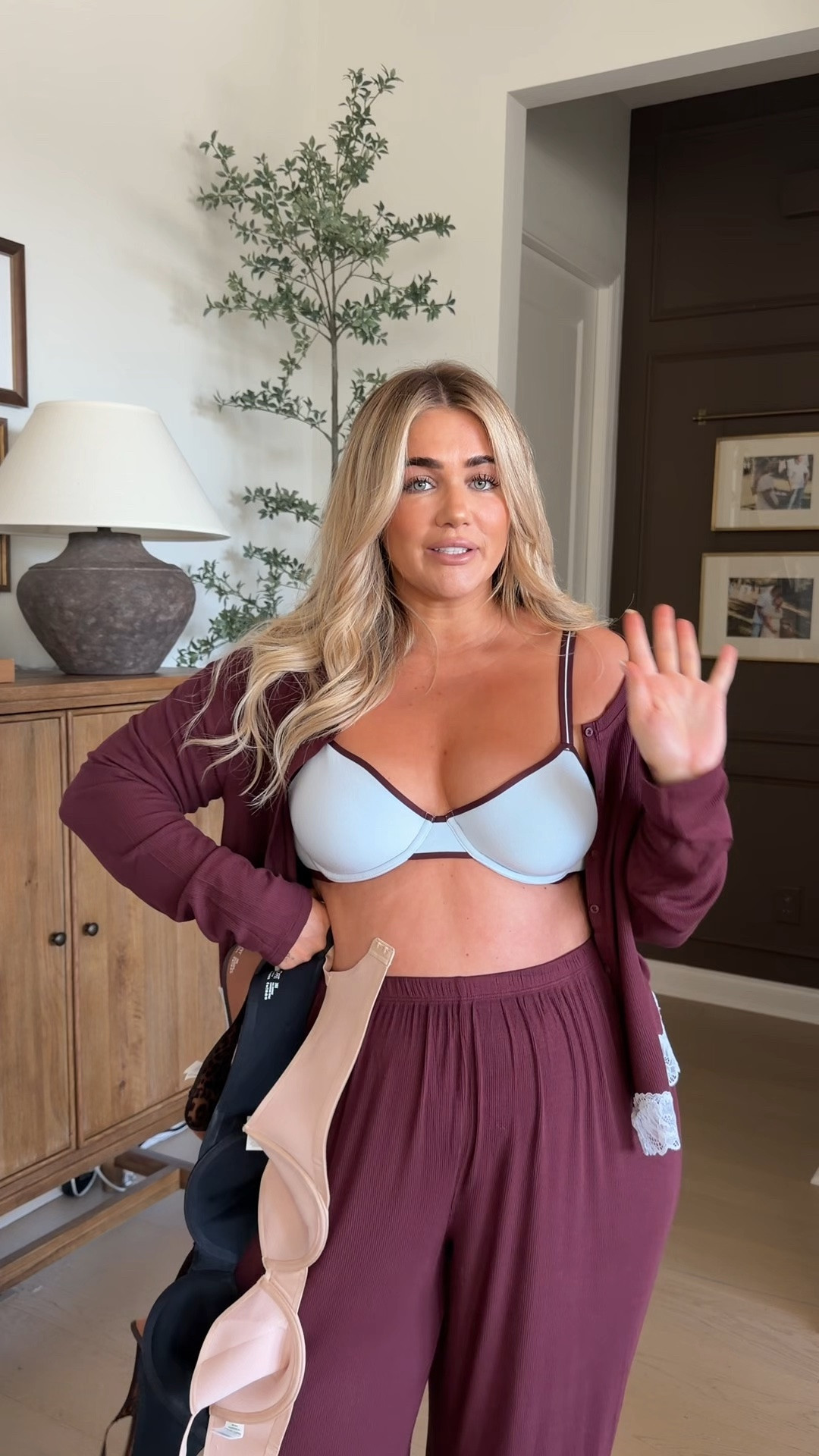THE comfiest bra!!!! 👏🏼 wearing my true size in the bra 
PJS — XL pants, medium top, large cardigan 
Burgundy sweats — large bottoms, medium top, XL button down 
Set — XL bottoms, large jacket