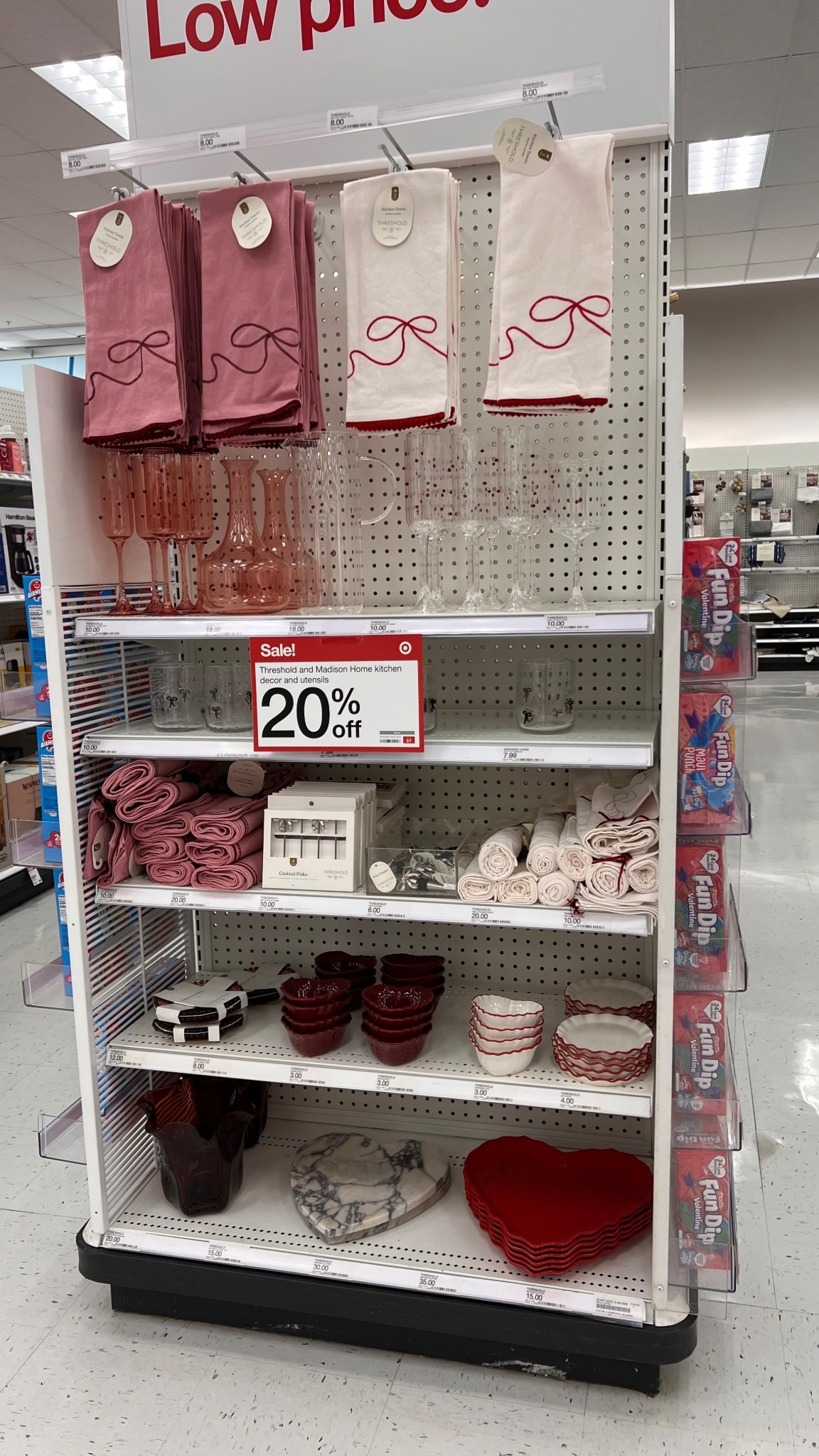 Valentines table setting at Target 
Lots of items on sale 20% off 

#LTKSaleAlert #LTKHome #LTKValentine