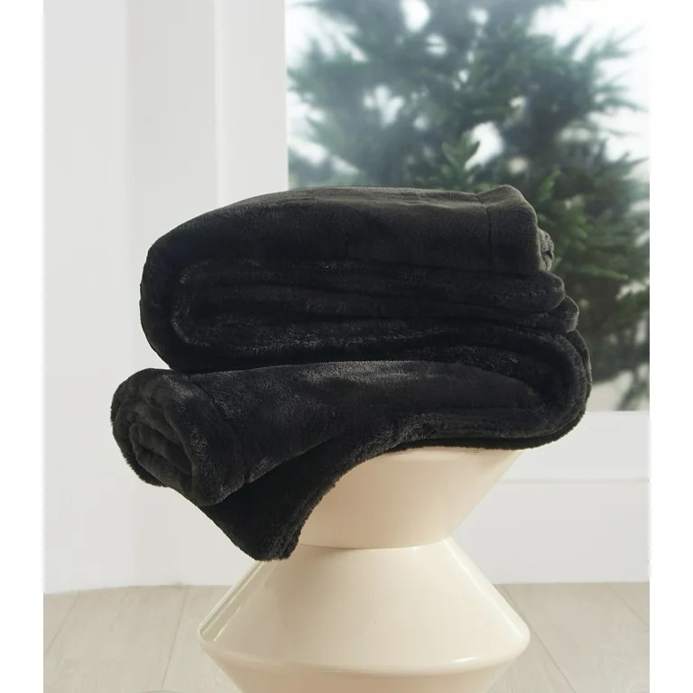 Cozy Haven Oversized Faux Fur Throw Blanket, Black, 50" x 72" | Walmart (US)