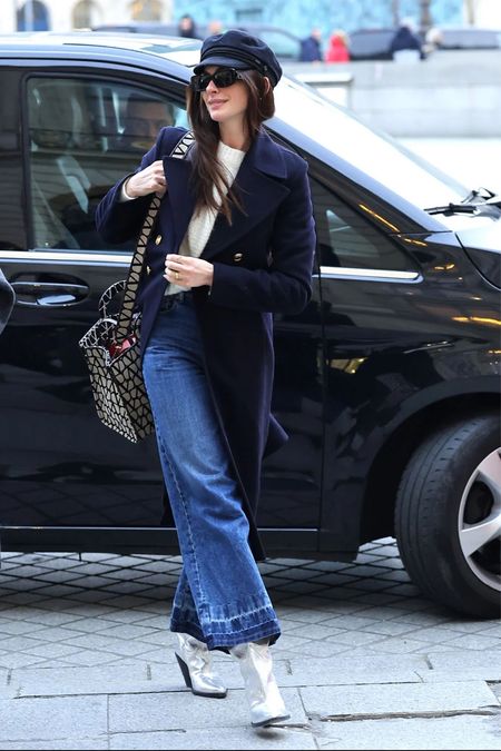 Get the details on Anne Hathaway’s double breasted coat, high waisted, wide leg, jeans, and printed shopping bag with silver western ankle boots


#LTKFind #LTKshoecrush #LTKstyletip