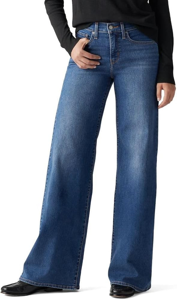 Levi's Womens 318 Shaping Wide-Leg Jeans (Also Available in Plus) | Amazon (US)