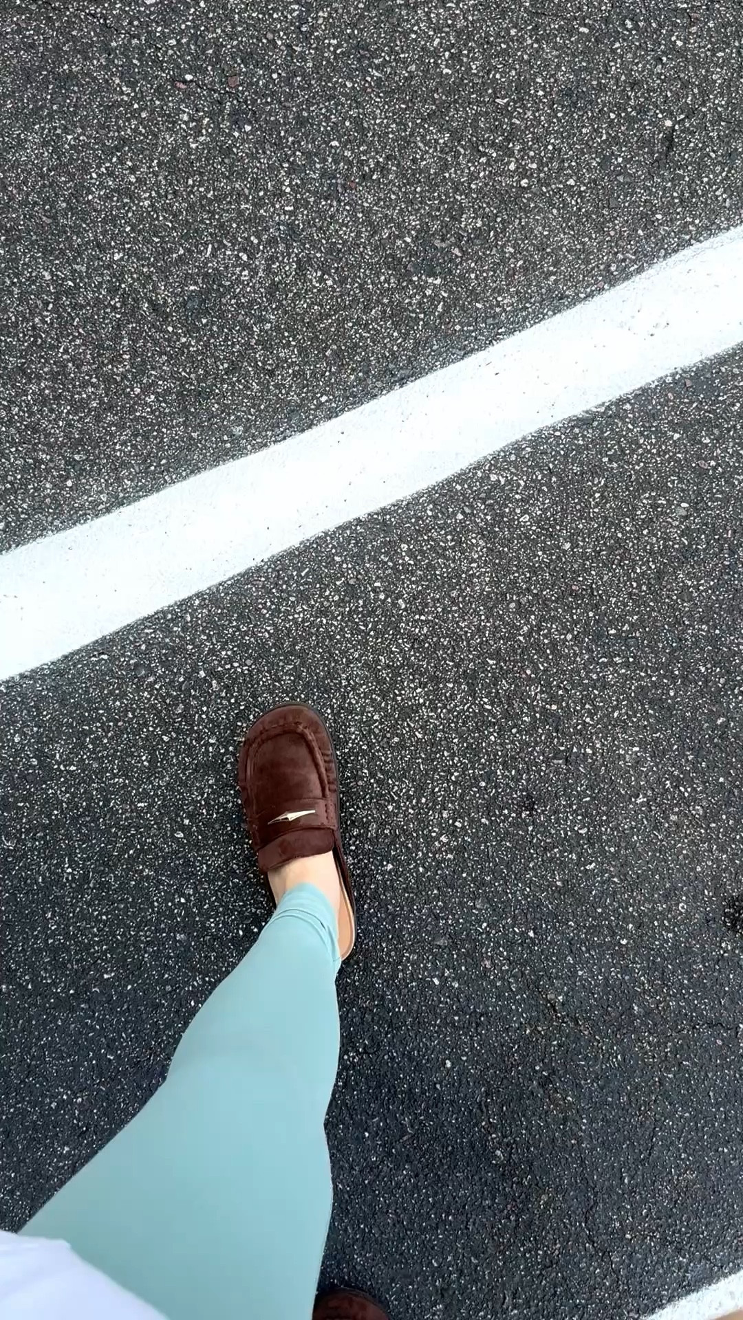 Blissfully unaware of the downpour that awaited me when I got out of the grocery store this afternoon 🚶‍♀️☔️🌧️


Weekend / grocery run / walk / loafers

#LTKdayinmylife