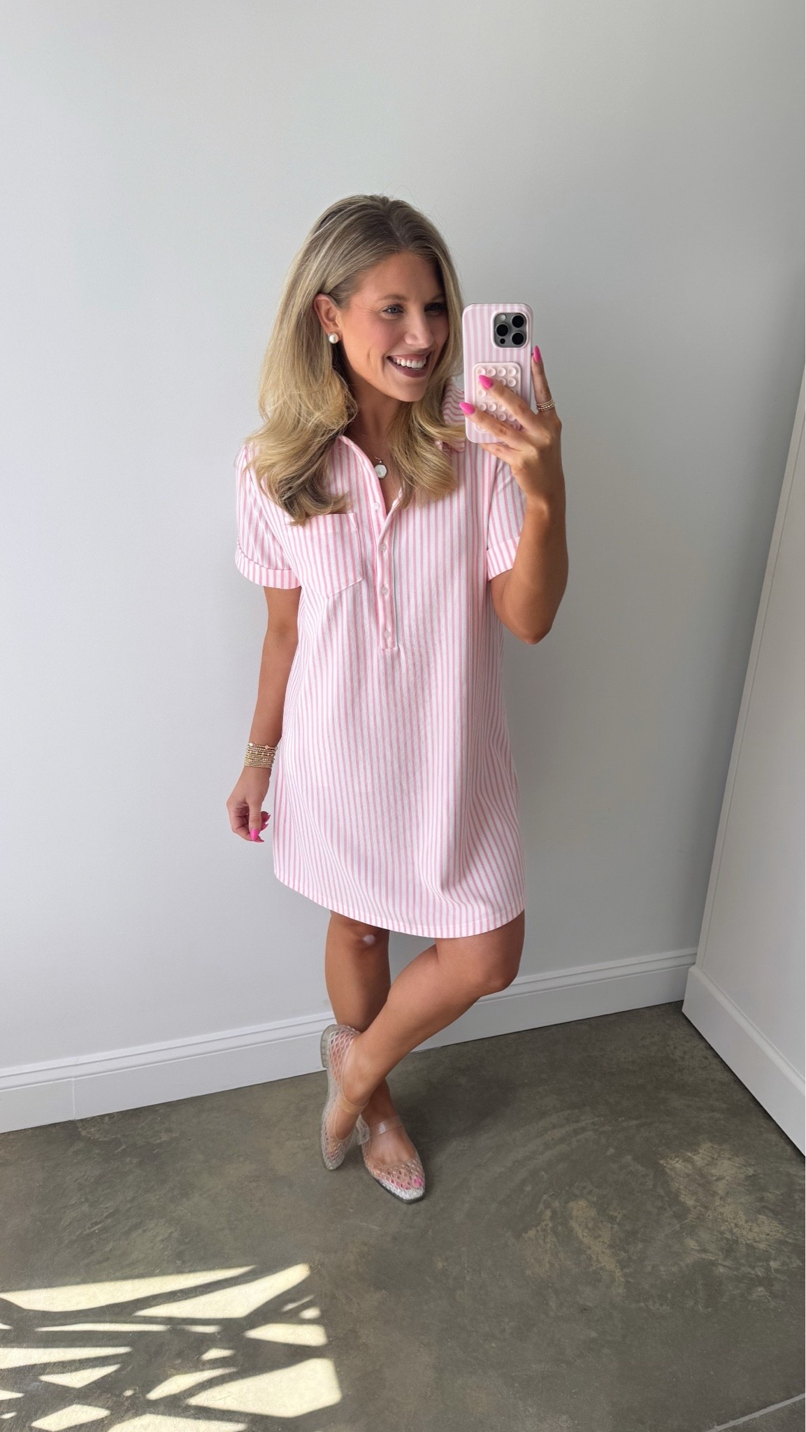 OOTD!!! This dress is so comfy & under $37!!!  🙌🏻💓

Wearing size medium!