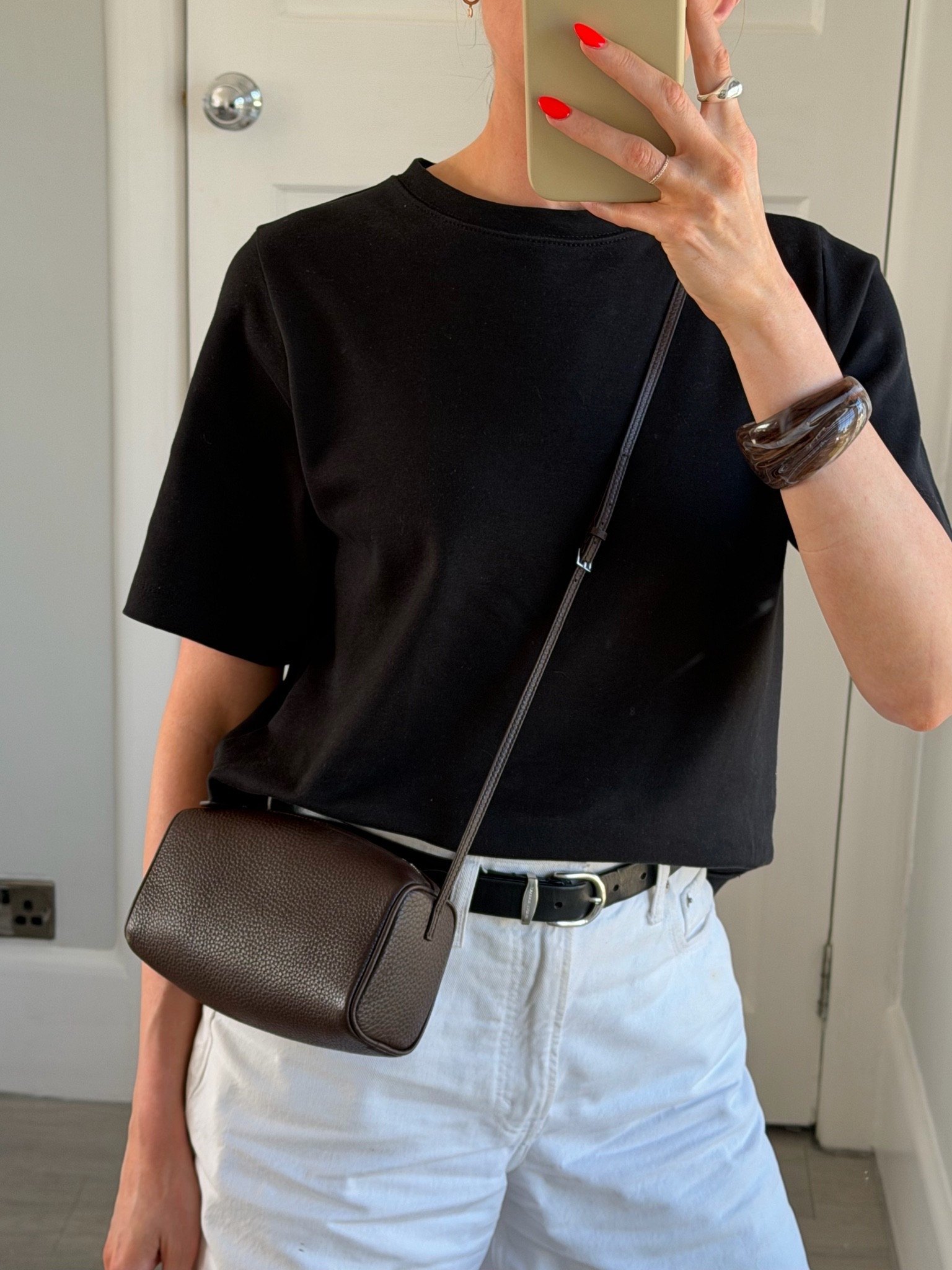 Wore my ‘the row’ dupe 👀 yesterday, it also comes with a longer shoulder strap so can. Be worn as a cross body 

AD. @amazonfashioneu #amazon