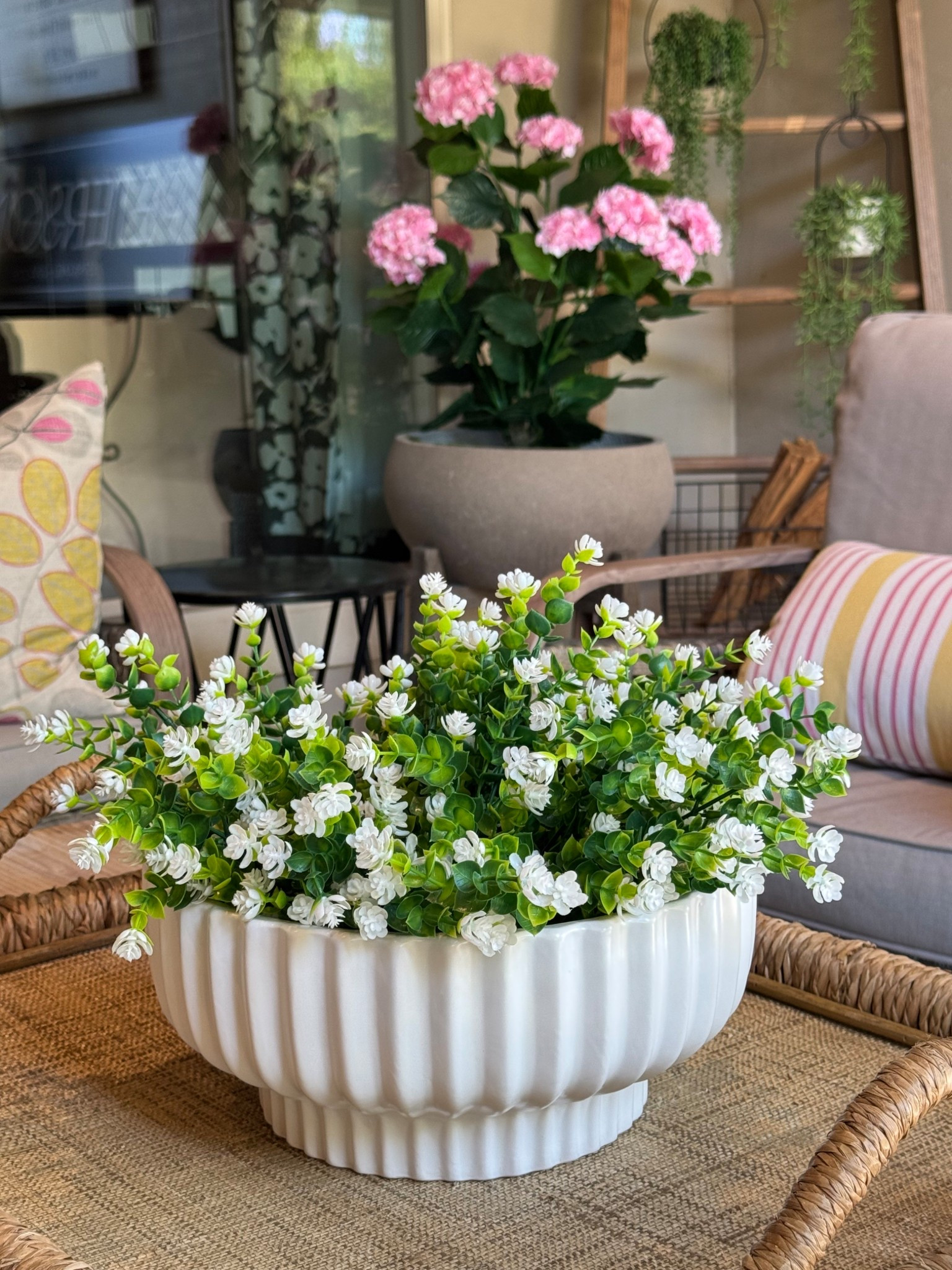 Saturday vibes and faux blooms! ❤️