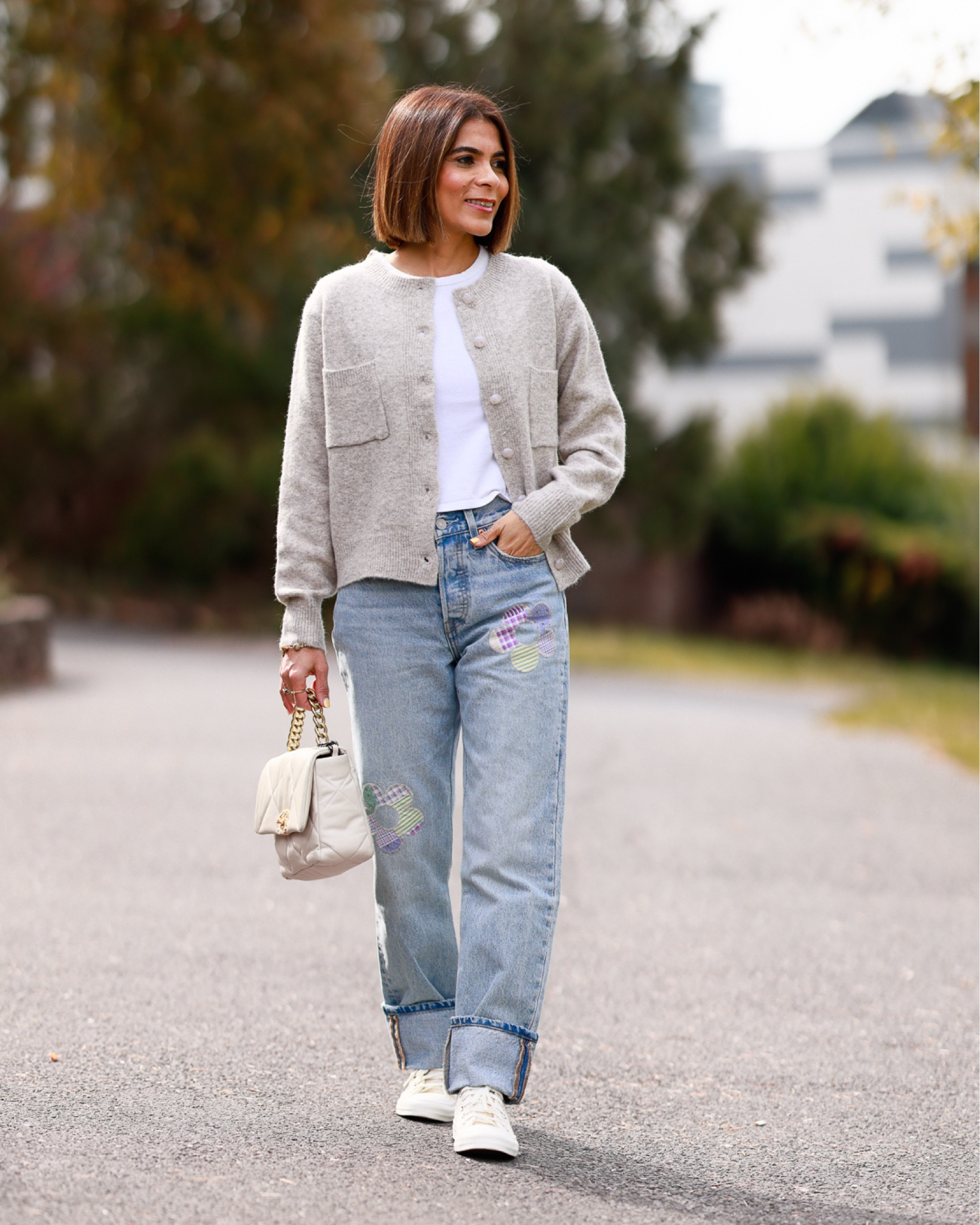 Beige cardigan Levi’s jeans petite outfit casual outfit autumn outfit 

#LTKeurope #LTKuk #LTKautumn