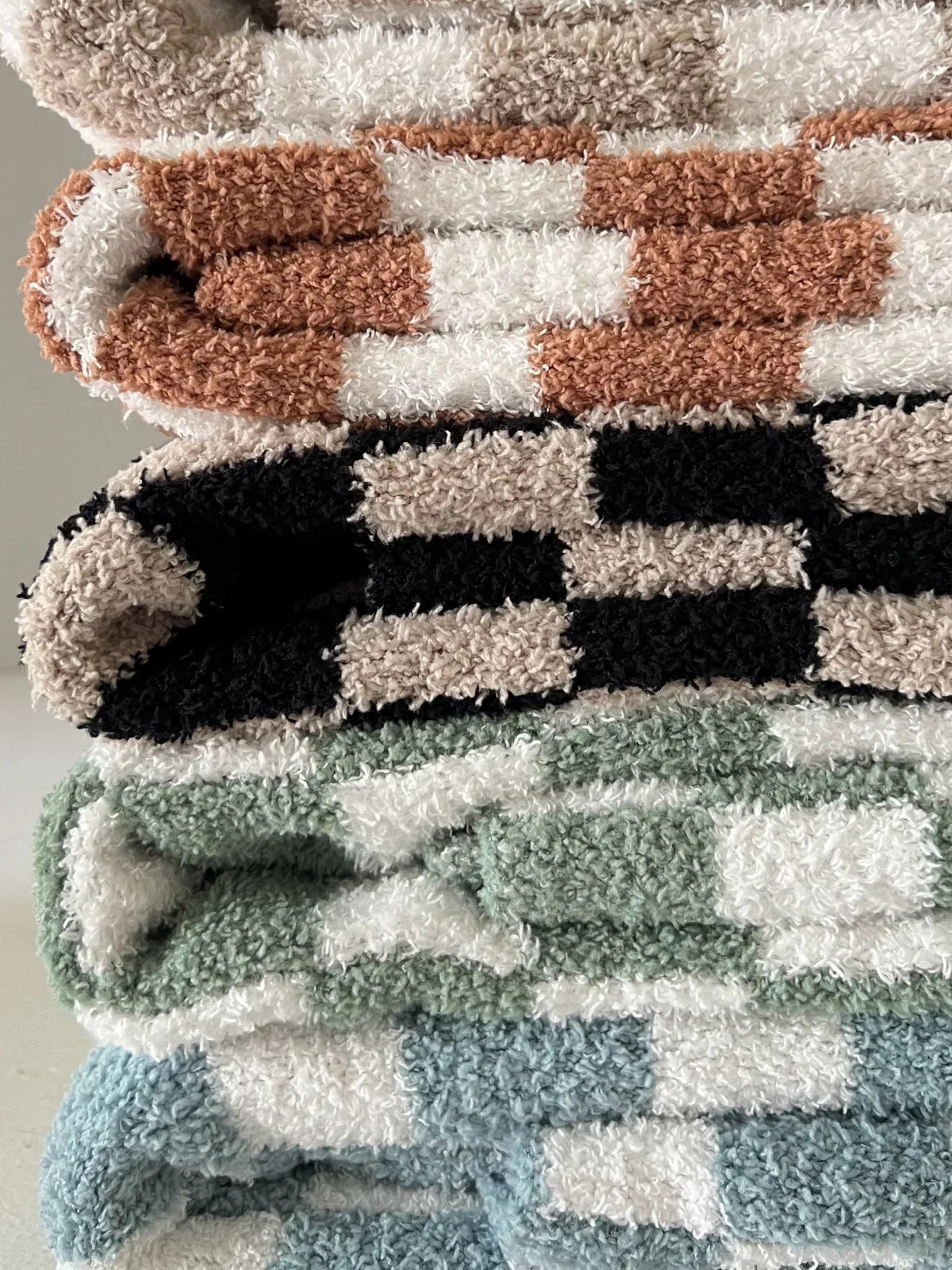 Phufy® Bliss Checkerboard Blanket, Powder | SpearmintLOVE
