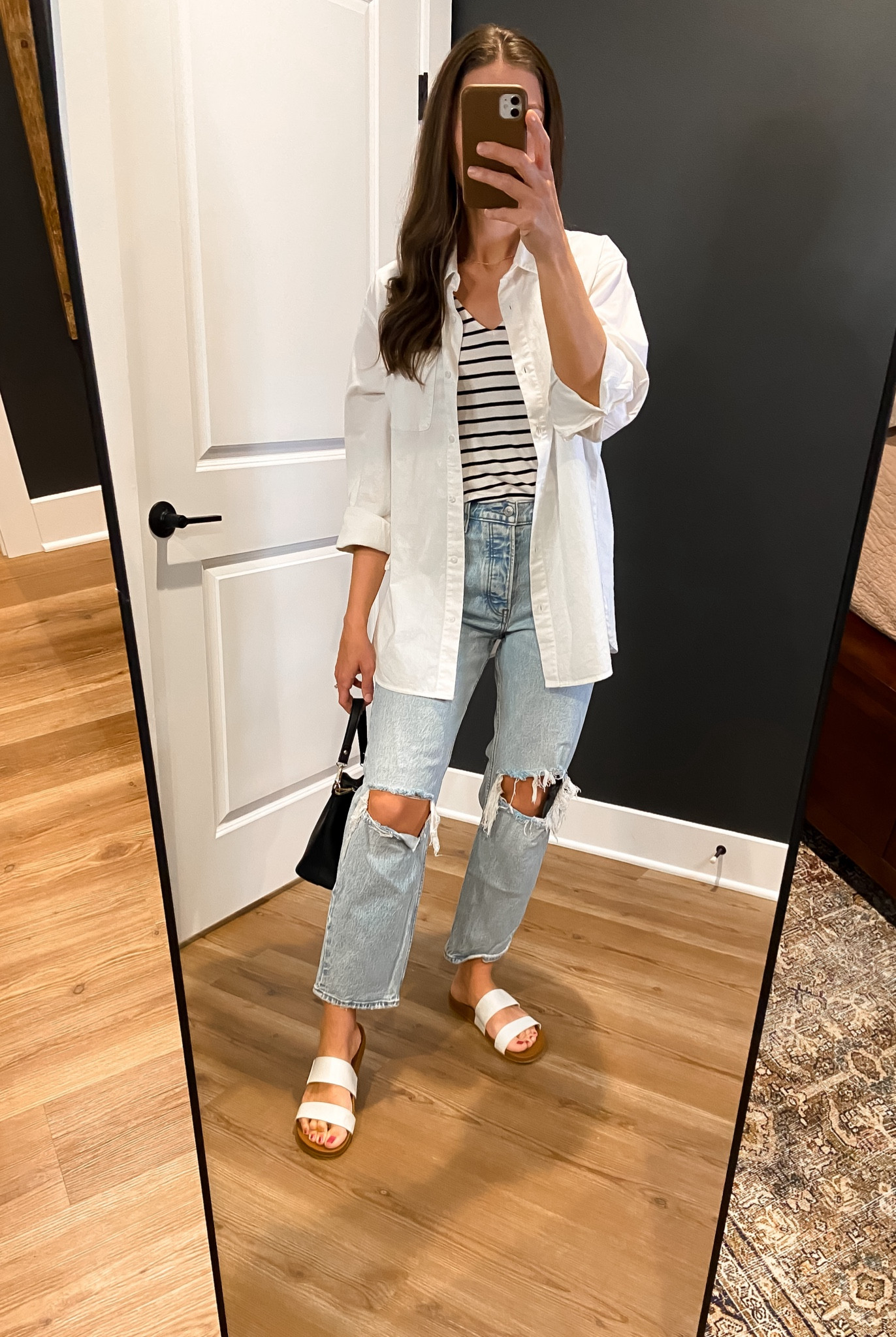 White button down shirt outfit idea

#LTKshoecrush #LTKfamily #LTKstyletip