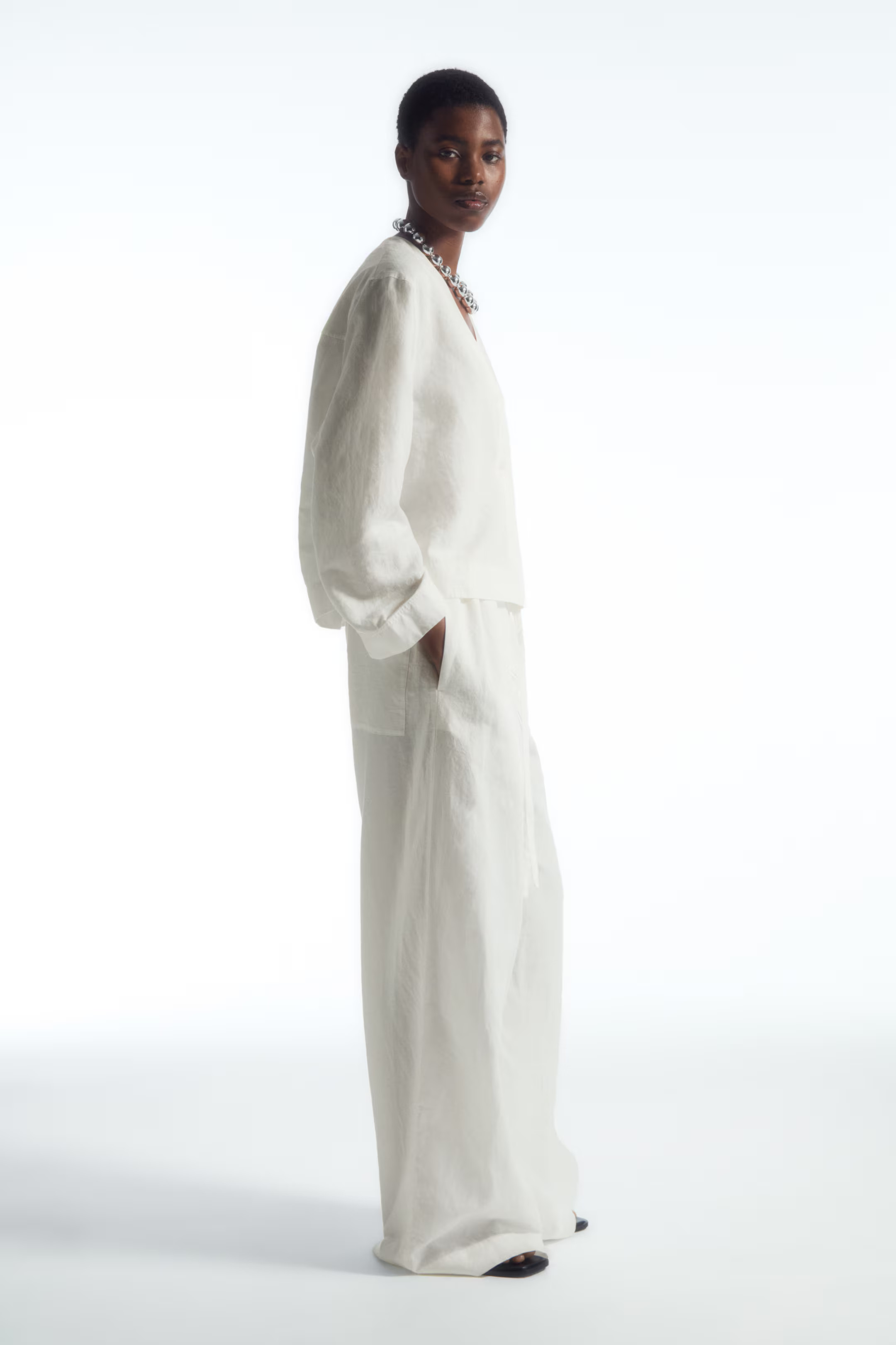 WIDE-LEG LINEN DRAWSTRING TROUSERS - WHITE - Ladies | H&M GB | H&M (UK, MY, IN, SG, PH, TW, HK)