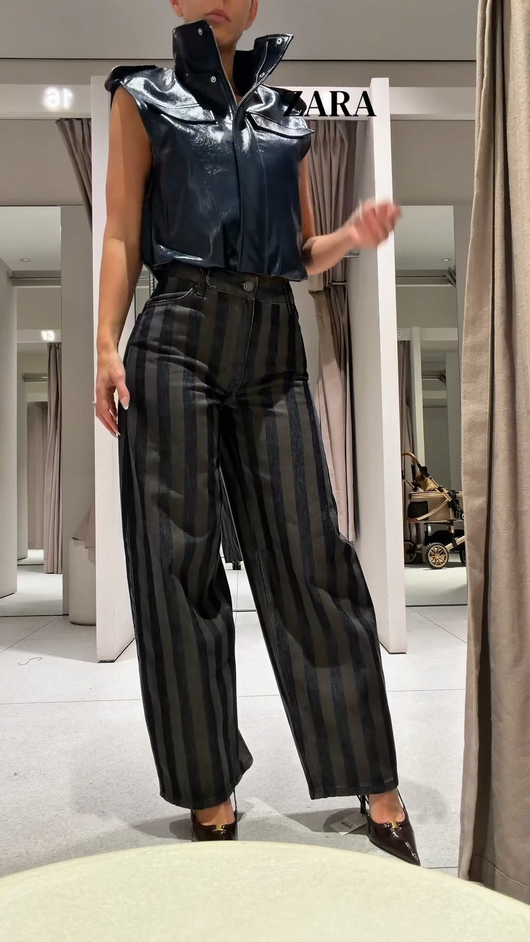 I accidentally put this outfit together at @Zara but I’m actually obsessed haha! The high collar on this top is amazinggg! 

I can’t link Zara so here are the codes:

Top: 1255/817/407
Jeans: 5216/040/407 

#LTKFindsUnder100 

#LTKTall #LTKootd