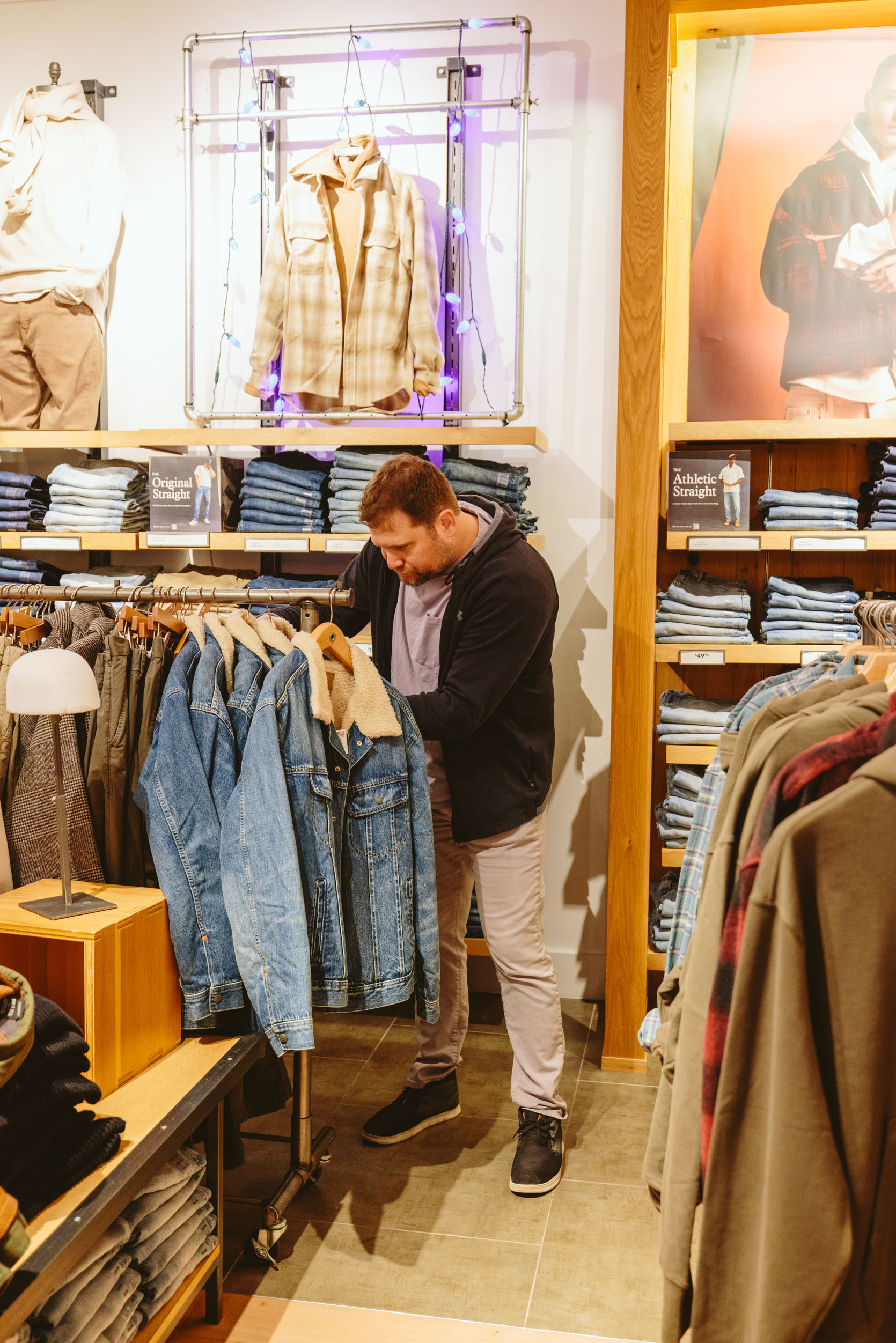 Dragged my husband Brian and my brother Ken to the mall to figure out what two (very different!) adult men actually want for Christmas. 

“Then Ken got into the Footloose spirit with this Sherpa-lined denim jacket. I also own one and get compliments on it all the time. I think there’s something about a Sherpa denim jacket that makes us feel like high school rebels again,” Brian says. 

#LTKMens #LTKOver40 #LTKGiftGuide