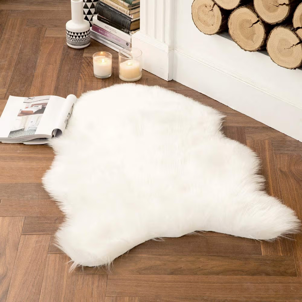 MIULEE Luxury Super Soft Fluffy Area Rug Faux Fur Sheepskin Rug Decorative Christmas Plush Shaggy... | Amazon (US)