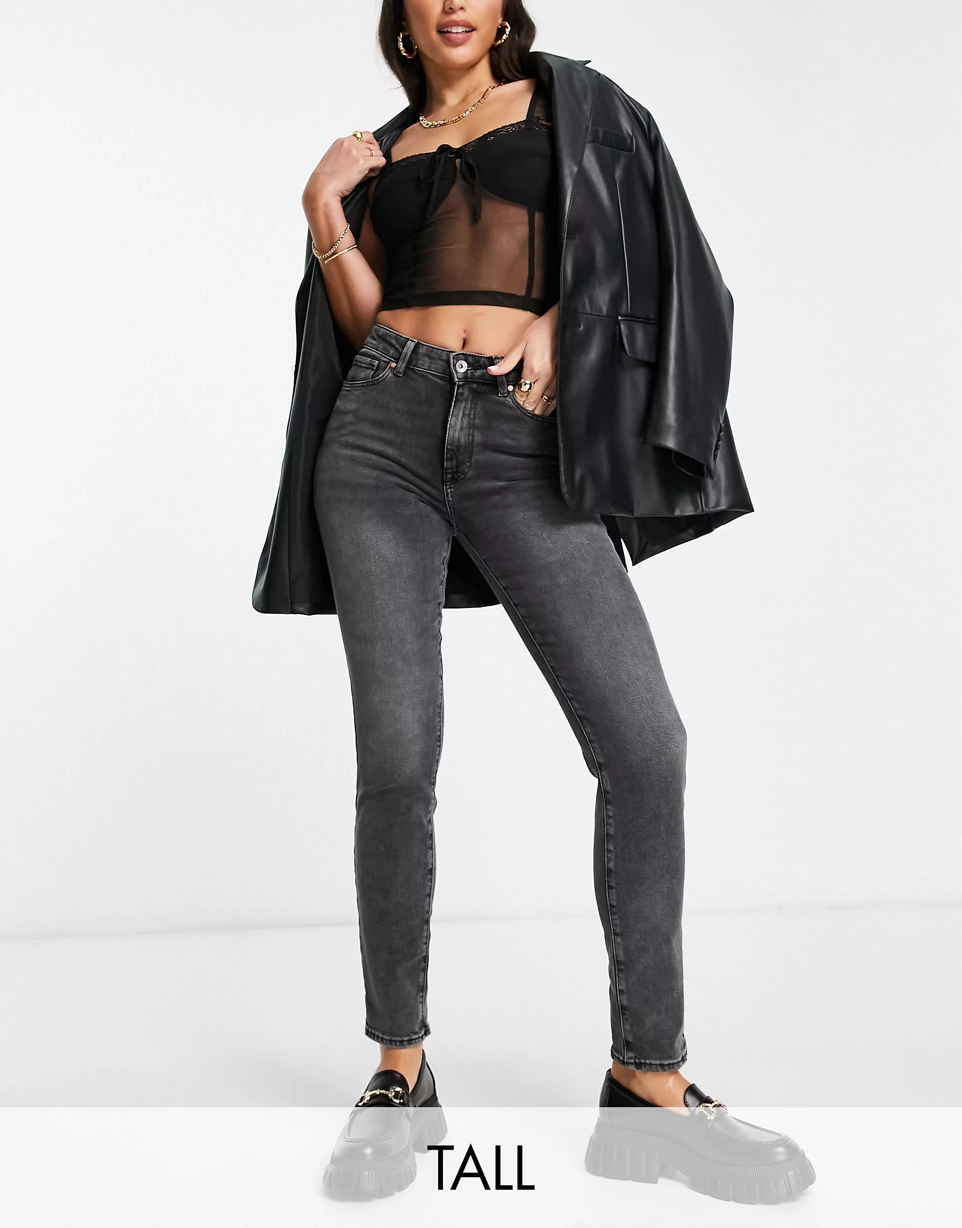 Only Tall - Emily - Jeans met rechte pijpen in grijze wassing | ASOS (Global)