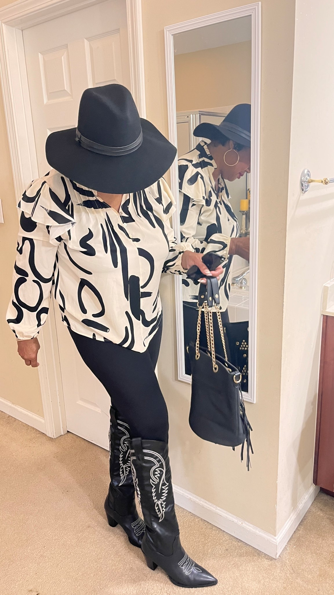 The best pair of leggings ever. Buttery soft, stretchy and oh so comfy! 

#LTKGiftGuide #LTKStyleTip