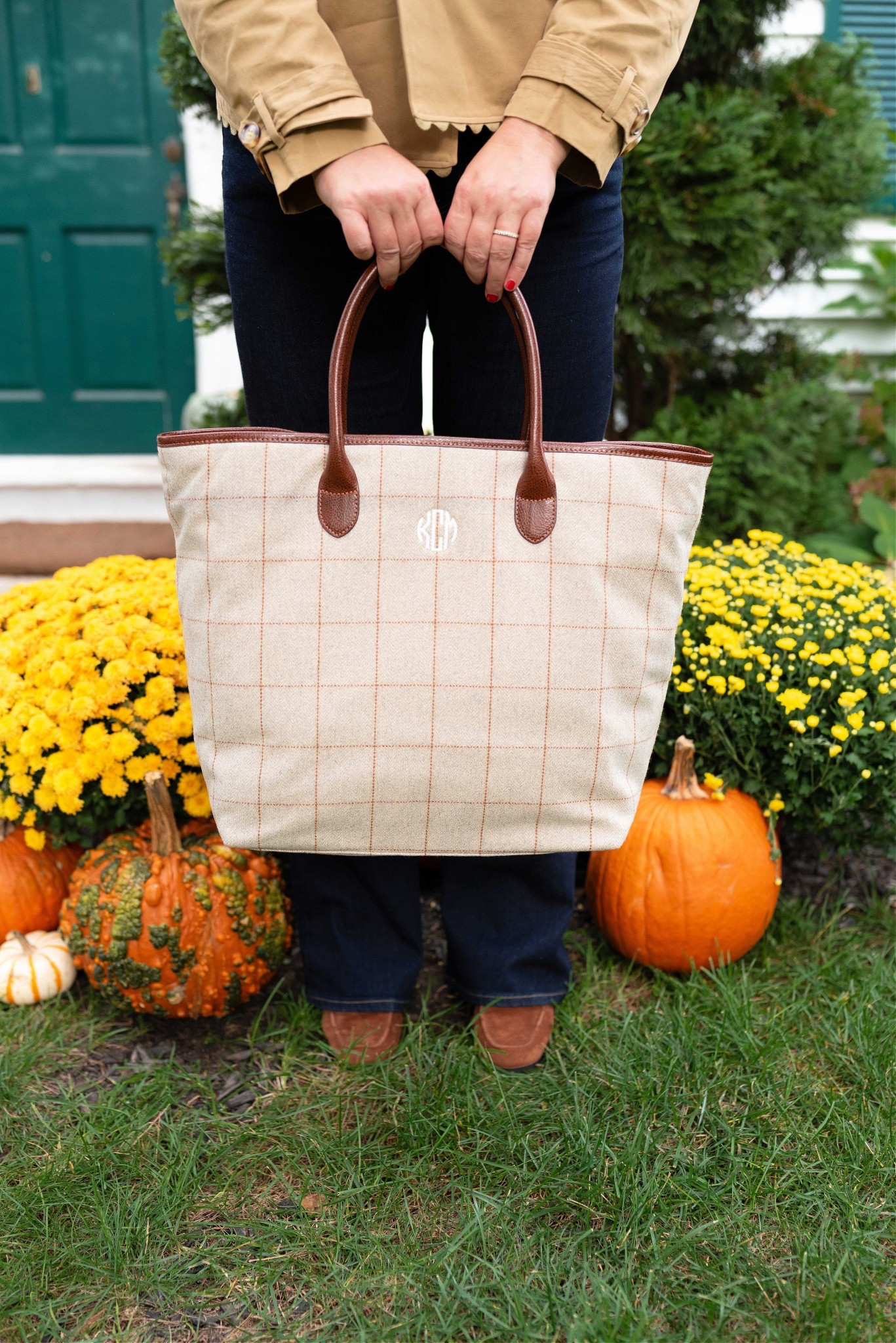 Plaid flannel tote bag. Great for travel too.

#LTKSeasonal #LTKTravel #LTKItBag