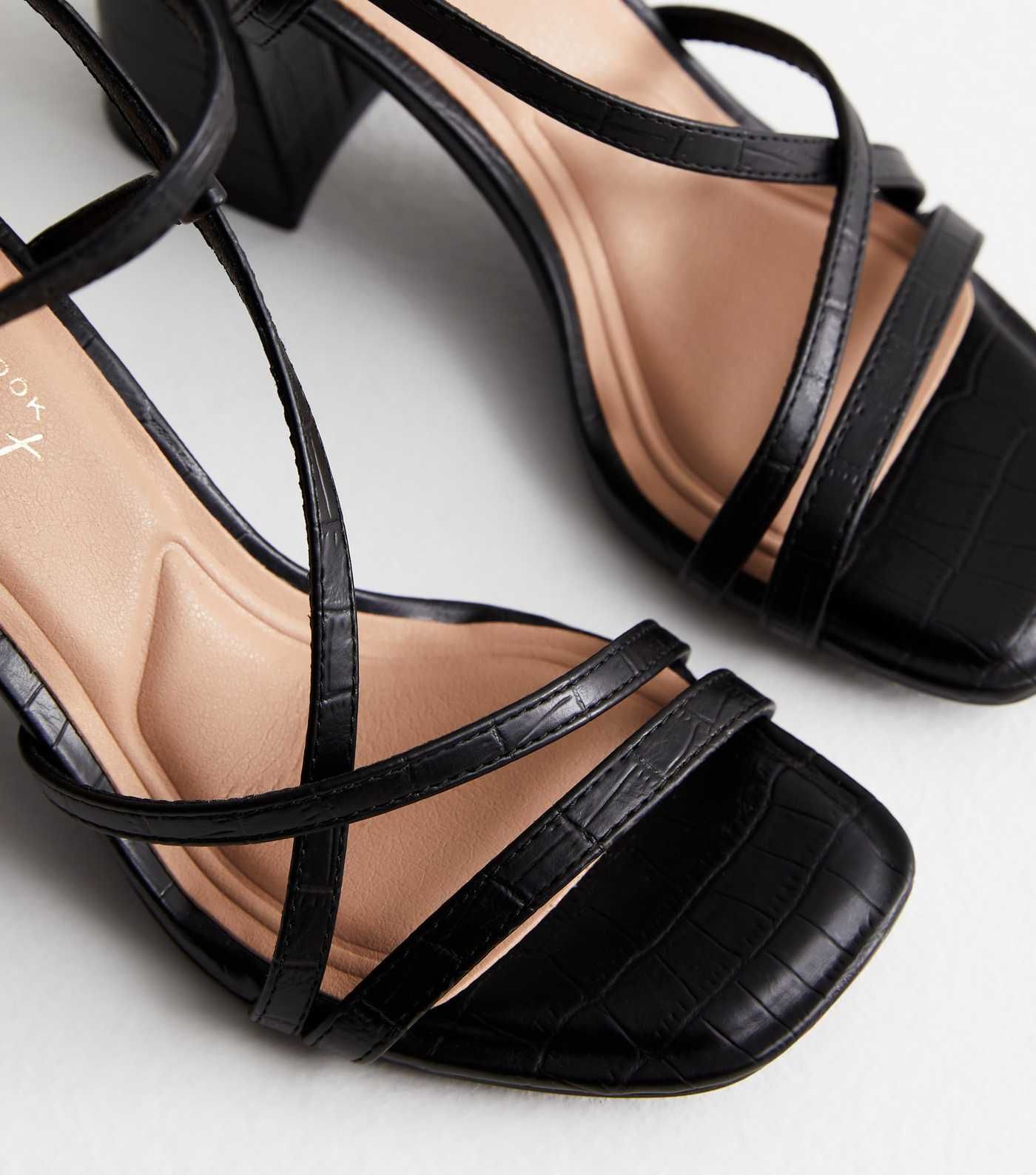Black Strappy Block Heel Sandals | New Look | New Look (UK)
