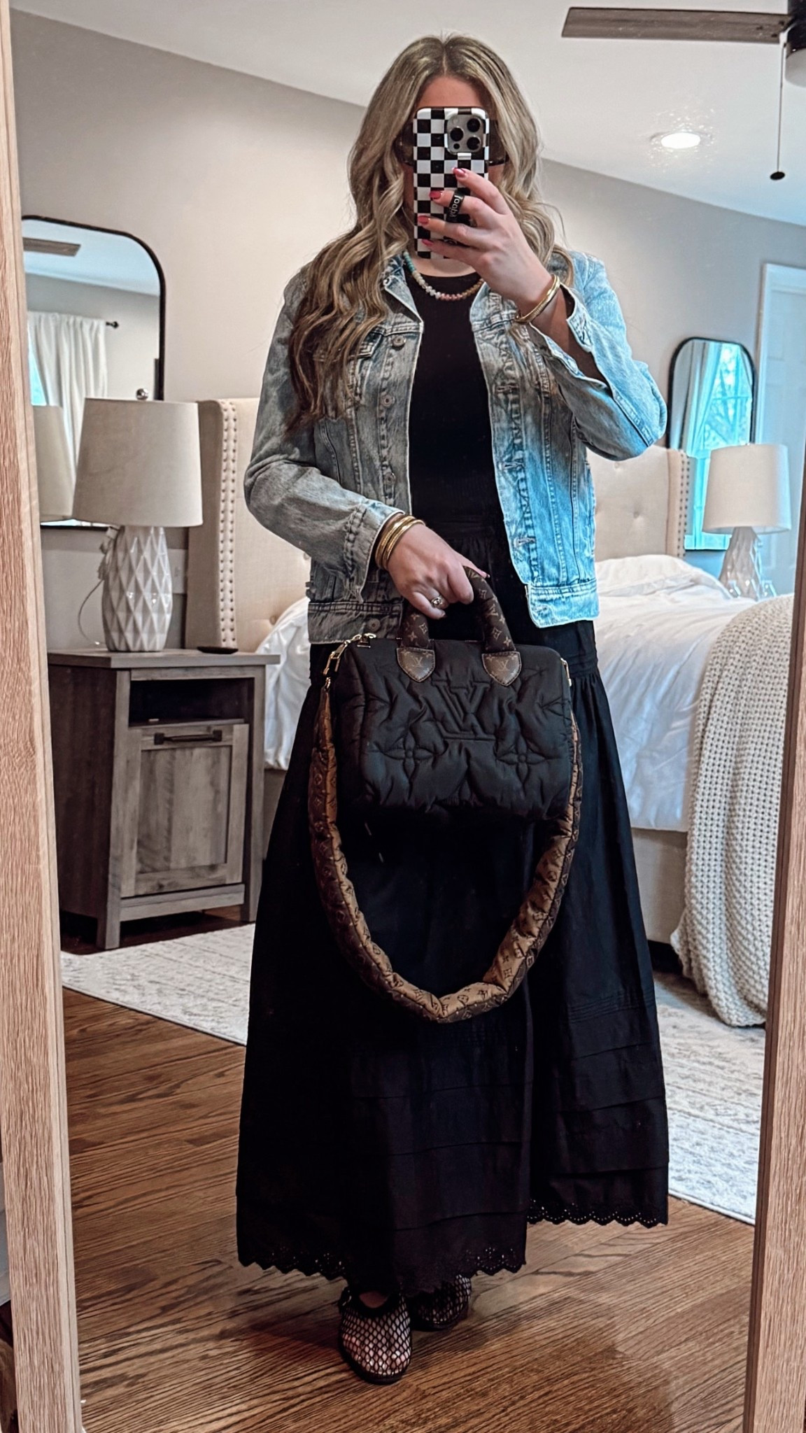 Loving this new bag! Perfect accessory to add to any outfit! @Vivrelle 

Use my code for your first month free! 
RACHELWALKER

#LTKgrwm #LTKootd #LTKSeasonal