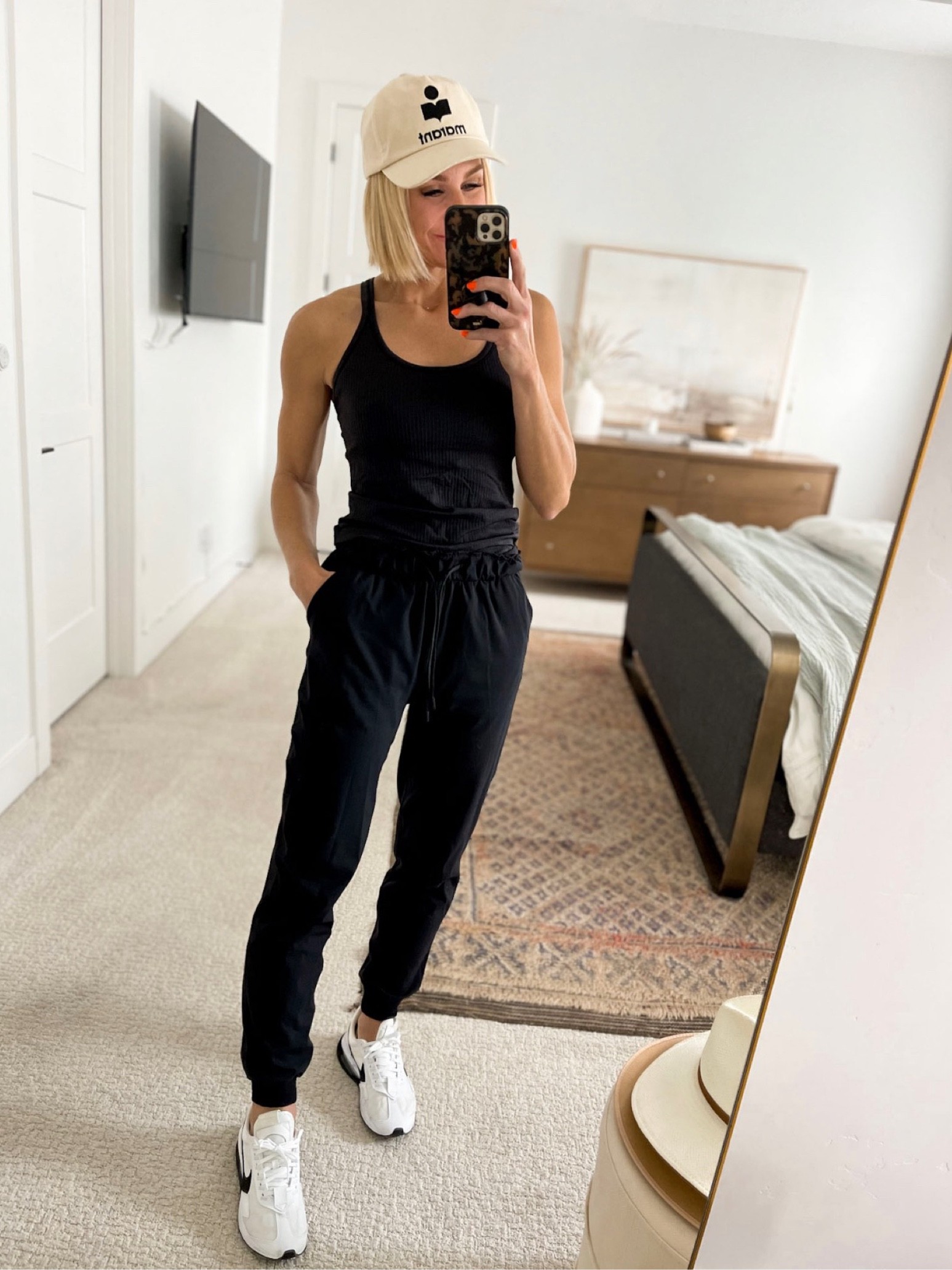 Year round athleisure essentials.
Ebb tank & joggers — *FREE alterations on any of your Lululemon activewear pieces! Had this tank hemmed to a custom length that fit my body.
Nike sneaks & marant hat


#LTKHoliday #LTKSeasonal #LTKstyletip