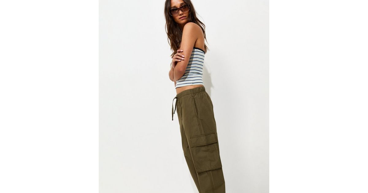 Women's Dark Khaki Barrel Leg Utility Cargo Trousers New Look | New Look (UK)