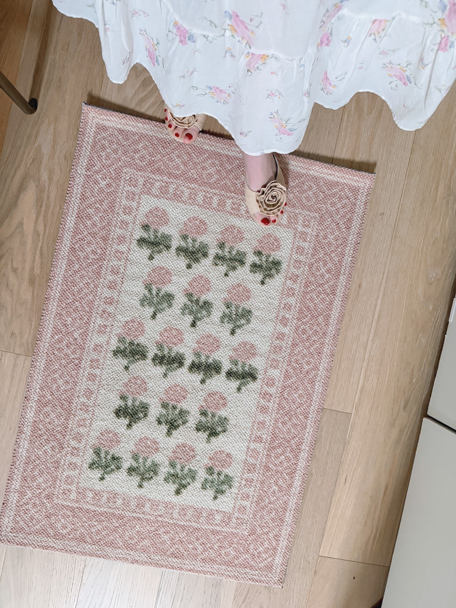 I guess I’m into new rugs this year - but isn’t this one a beauty?! Love the pink floral print of this rug! 

#LTKHome #LTKValentine