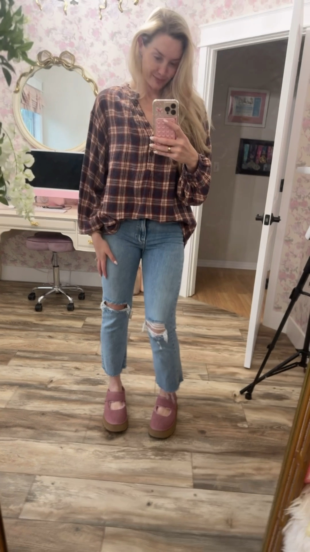 The viral Maryjane Uggs in the perfect shade of pink for fall/winter 

Run tts, wearing a 9

#LTKGiftGuide #LTKootd #LTKCyberWeek