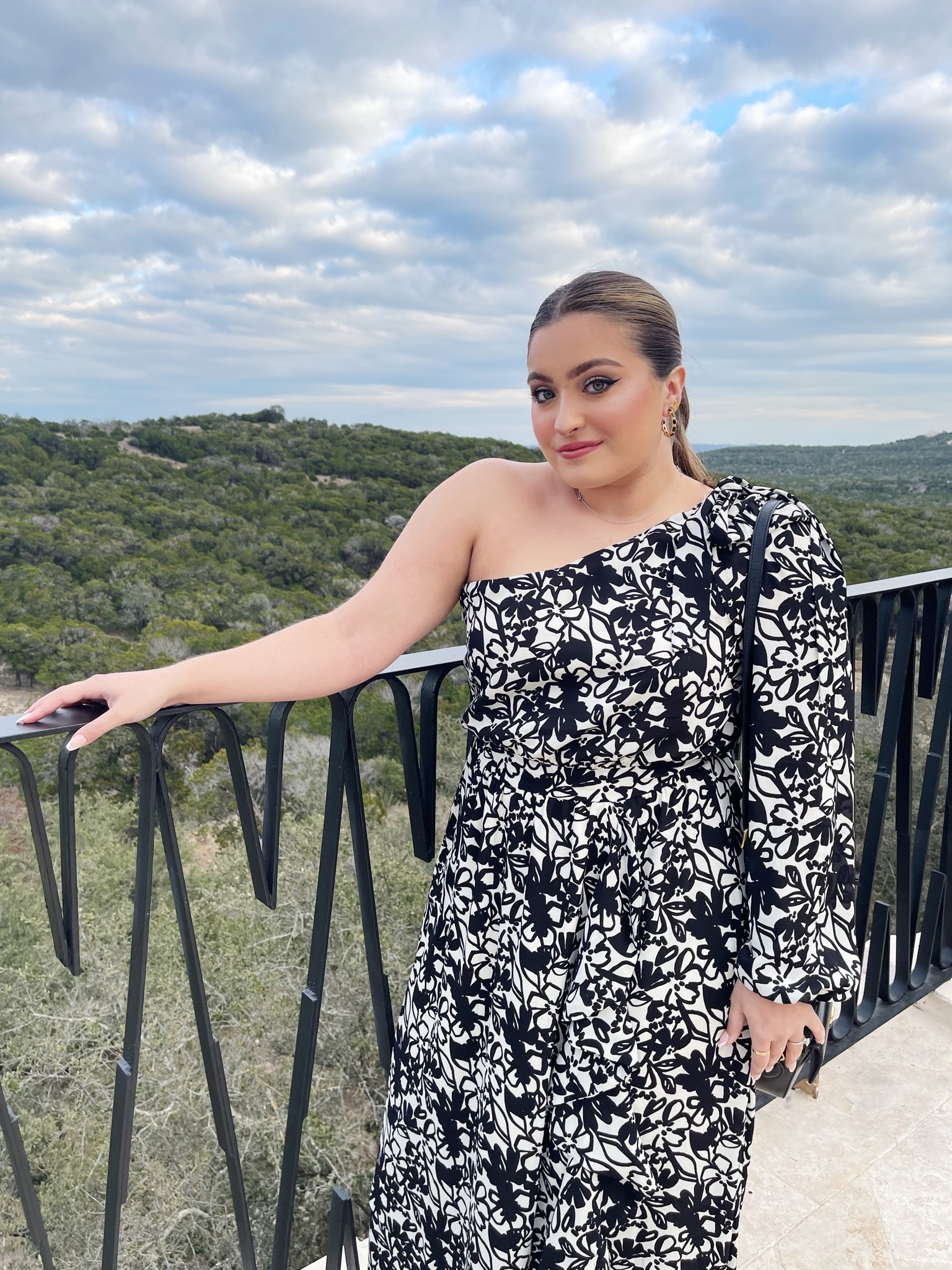 The most perfect transitional wedding guest dress!🤍💍 It has gorgeous sleeve details and cute b&w flowers for all my neutral girls. 

#LTKSeasonal #LTKunder100 #LTKwedding