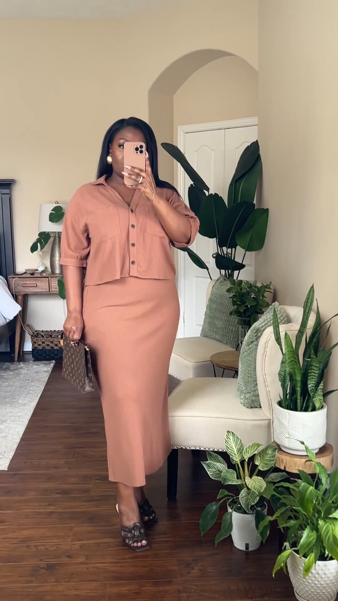 Modest & moderately modest “throw on and go” finds! 

#ltkmidsize 

#LTKFindsUnder50 #LTKWatchNow #LTKFindsUnder100