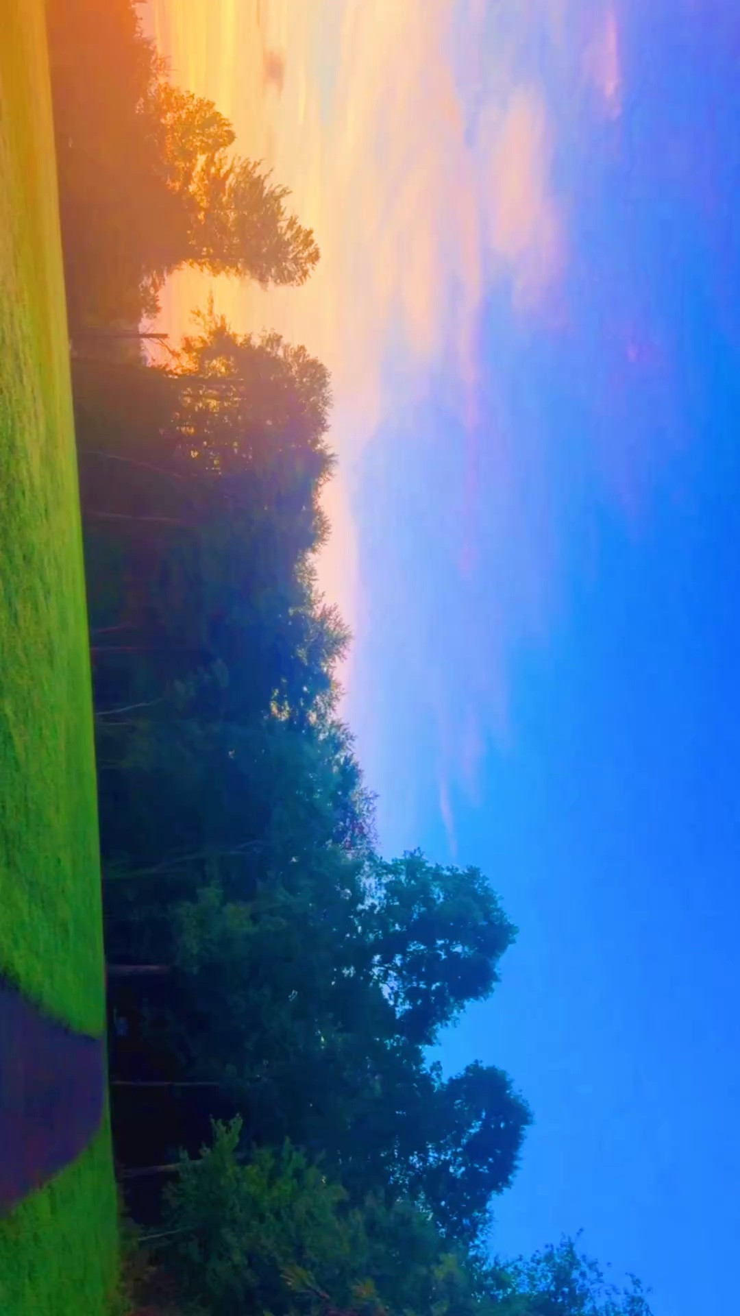 nothing better than leaving an early mornin’ gym class coming out to watch the sunrise !!! 🌅