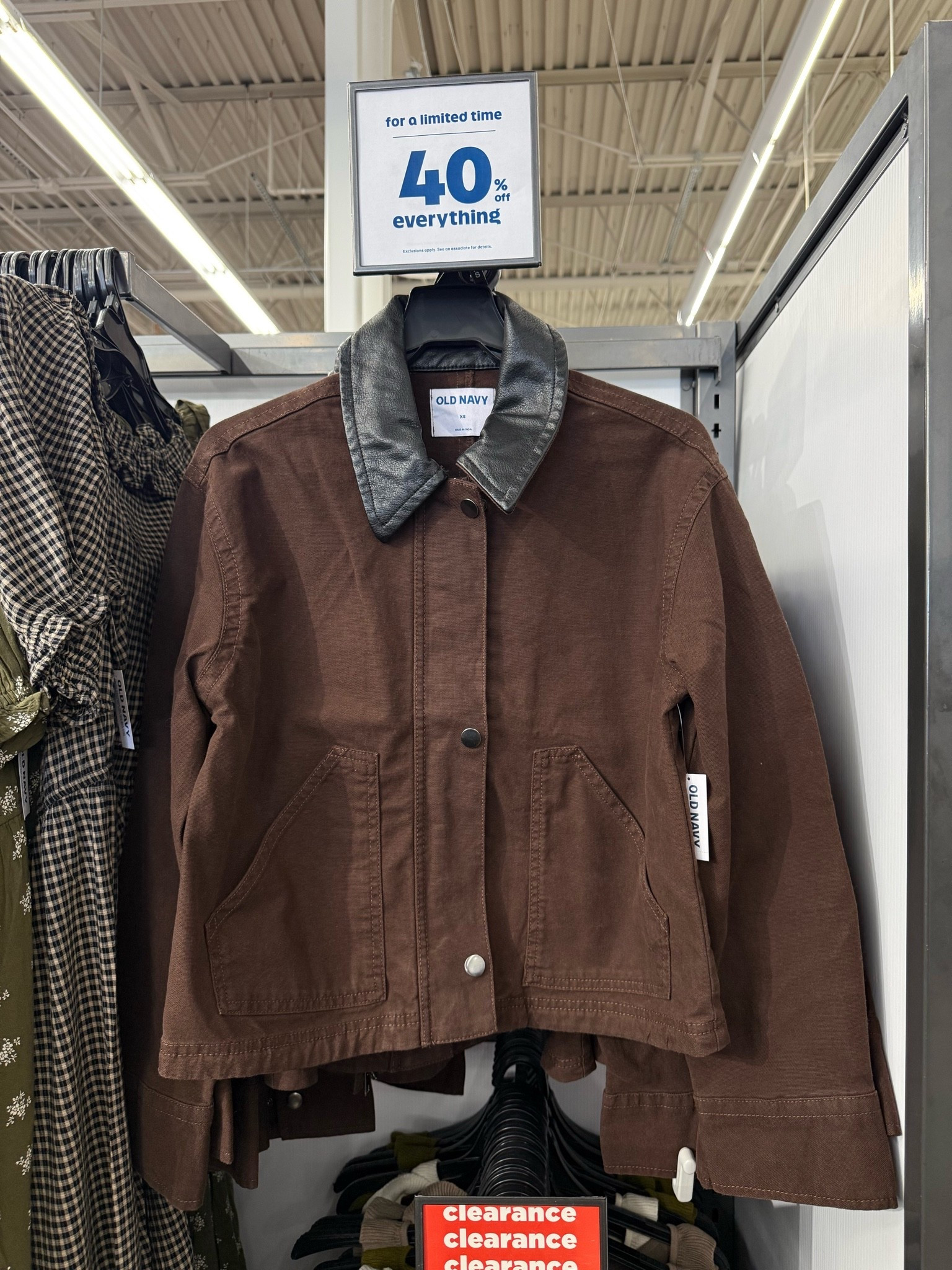 Adorable barn jacket for a great price 🤎
