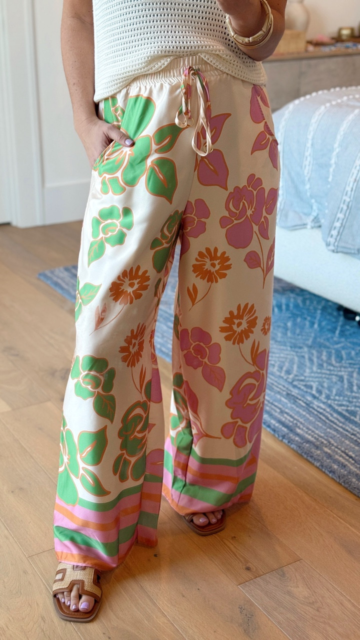 Fun vacay pants enter the chat👏