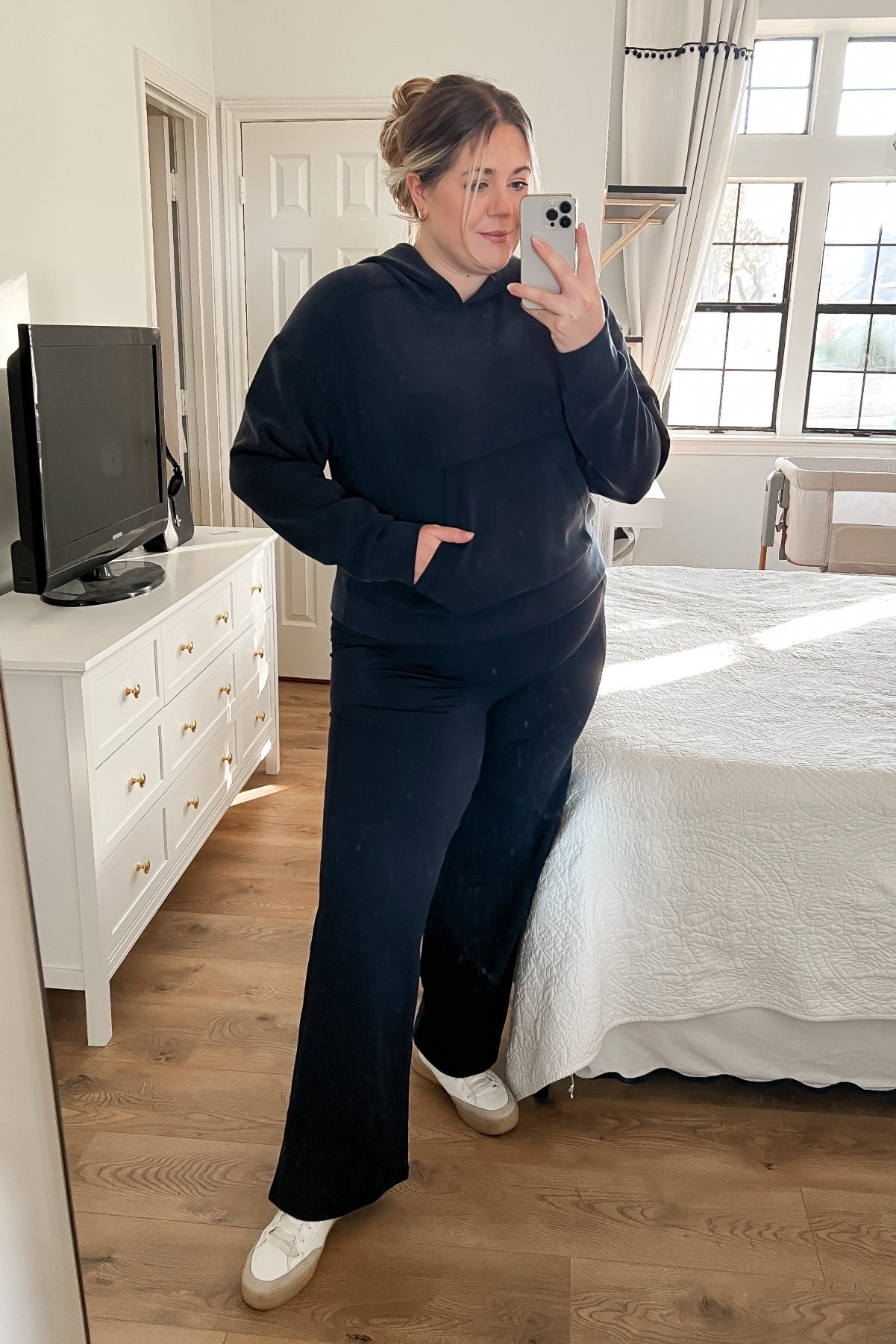 Affordable athleisure outfit—would make a great Christmas gift!

Wearing an XXL. Runs small, and the sweatshirt is slightly cropped.

#LTKootd #LTKfitnessgoals #LTKMidsize