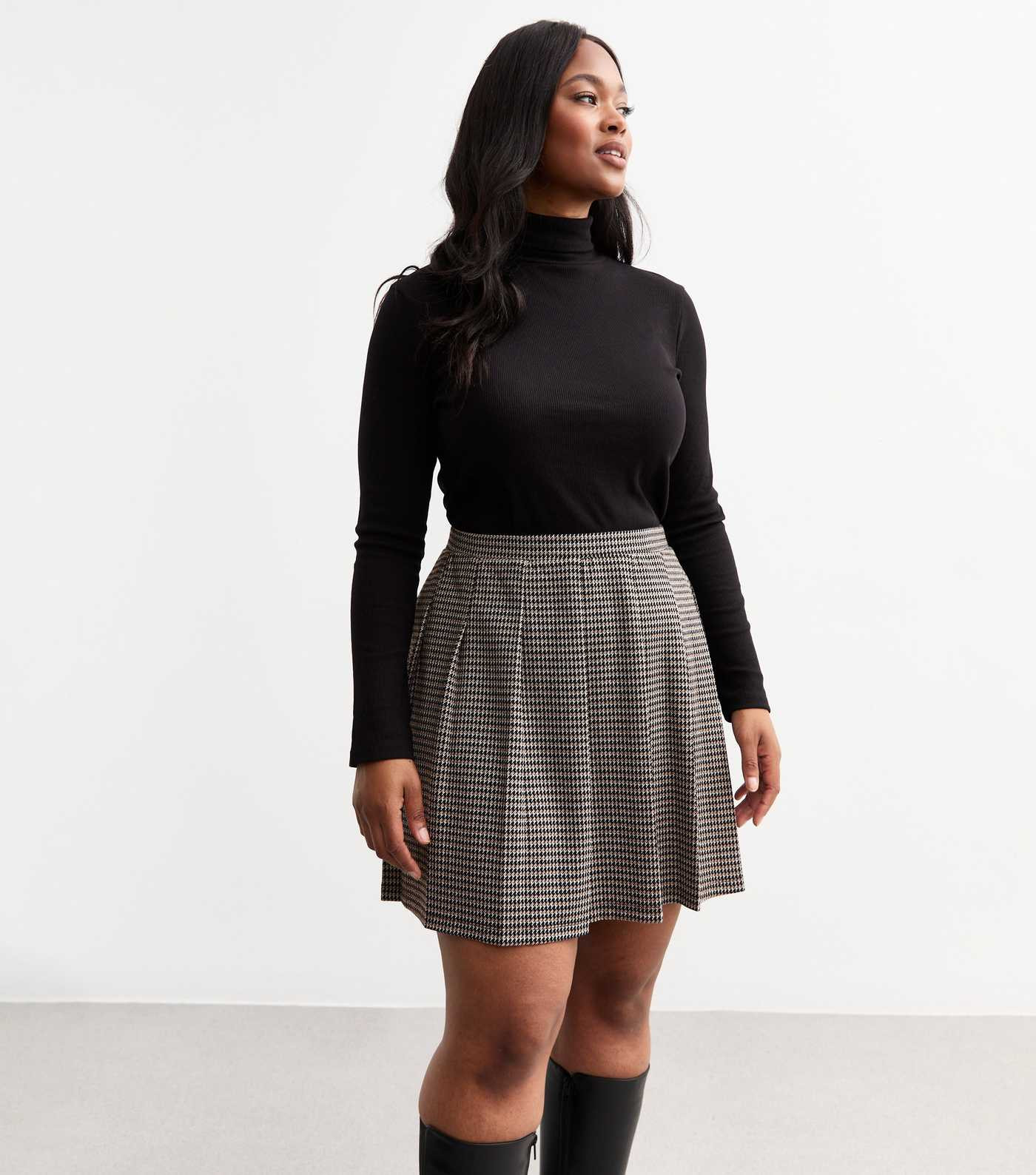 Curves Black Houndstooth Mini Skirt
						
						Add to Saved Items
						Remove from Saved Items | New Look (UK)